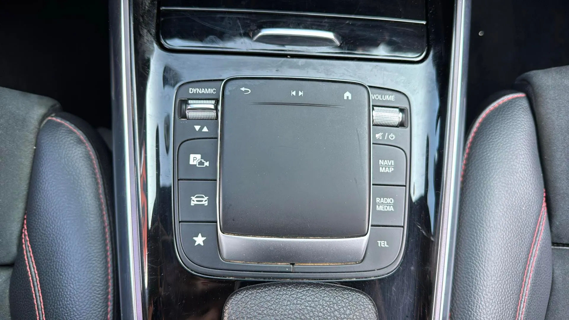 Mercedes-Benz GLA 200 D - foto 21