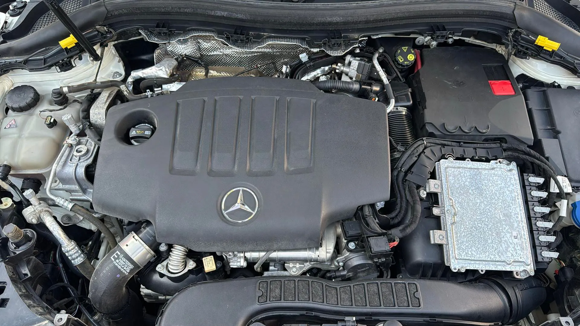 Mercedes-Benz GLA 200 D - foto 25