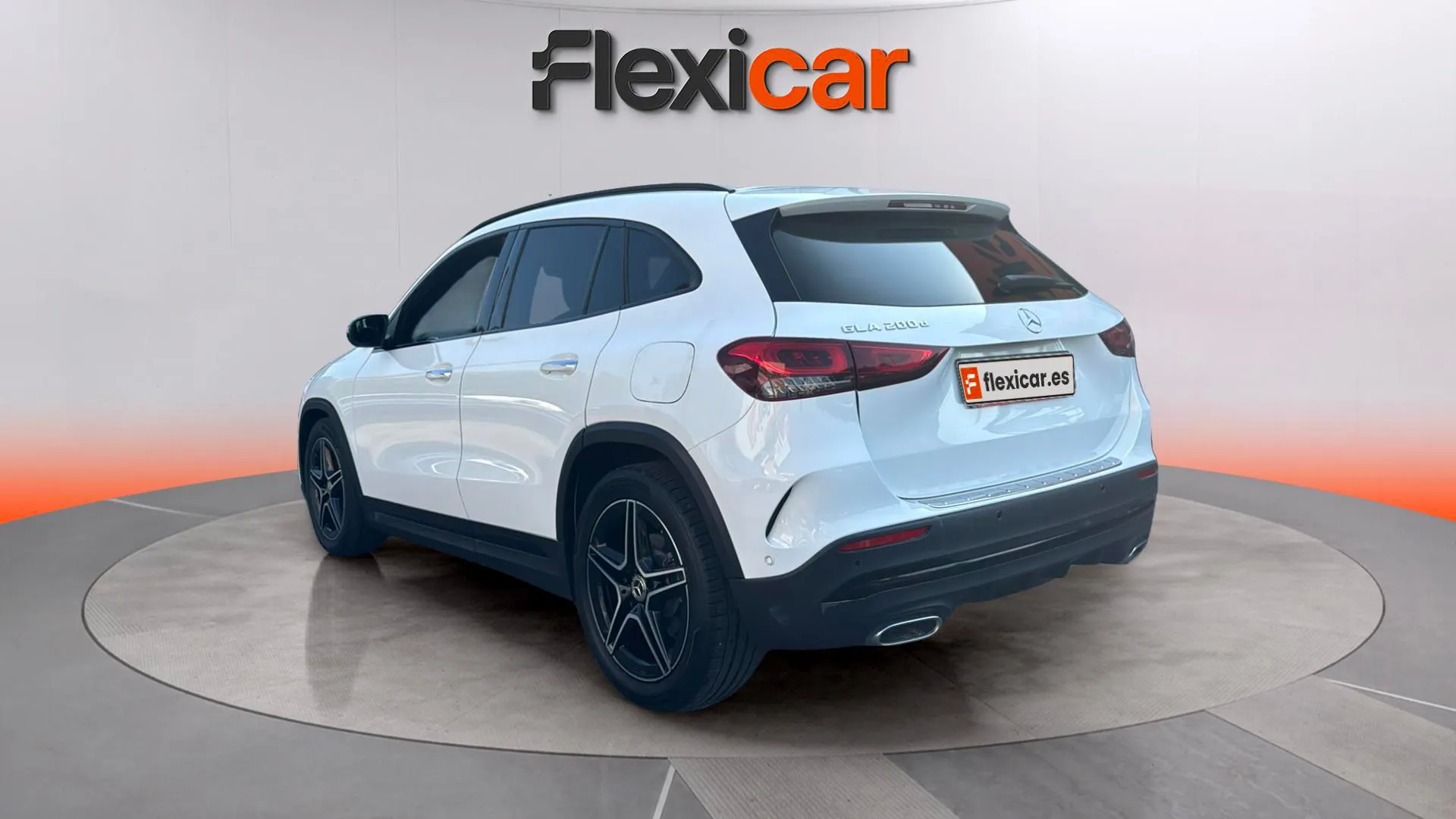 Mercedes-Benz GLA 200 D - foto 8