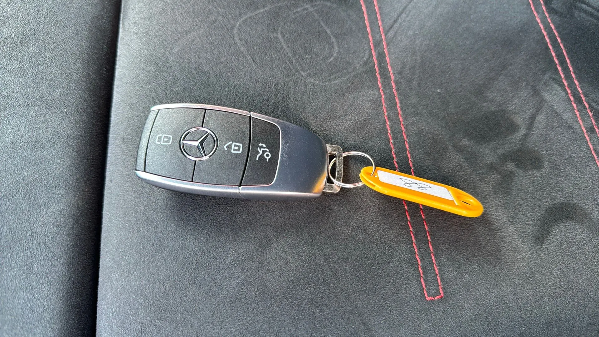 Mercedes-Benz GLA 200 D - foto 23