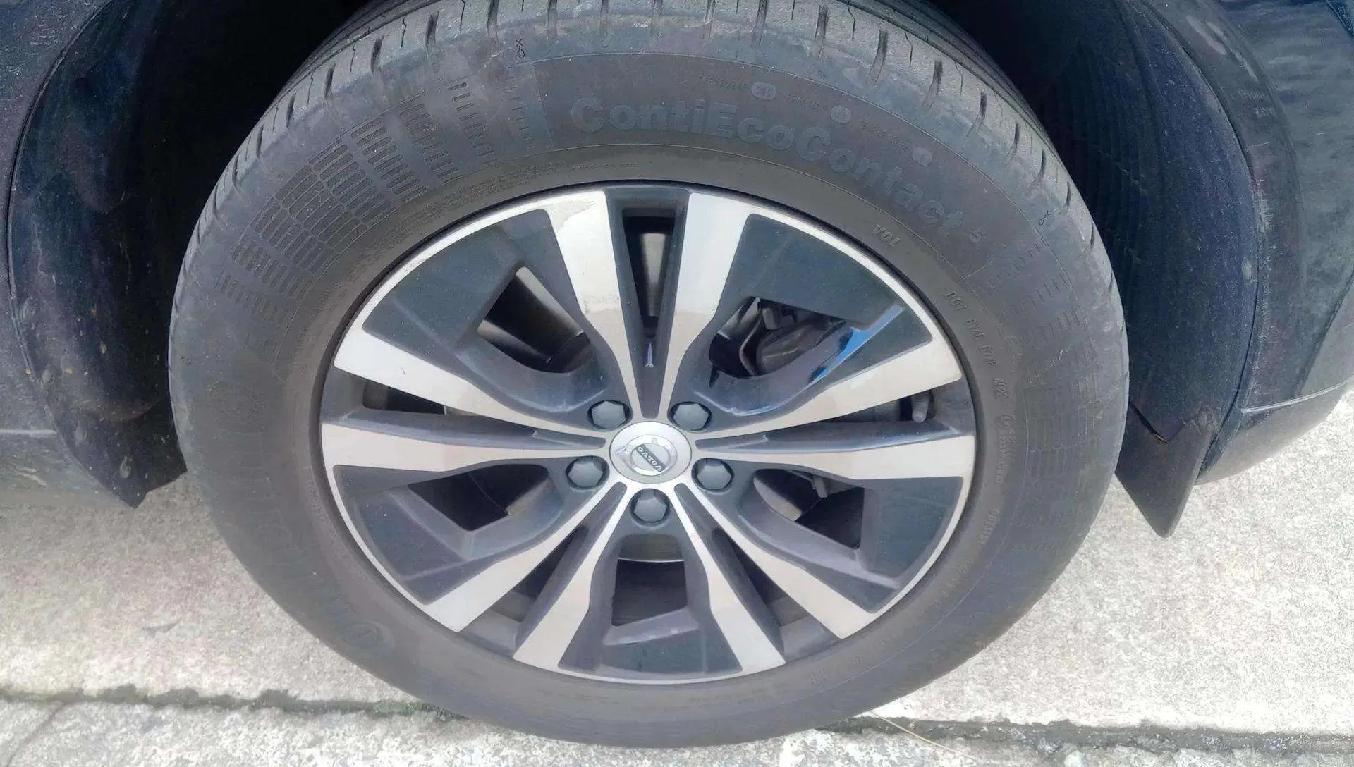 Volvo XC60 2.0 D4 Momentum - foto 9