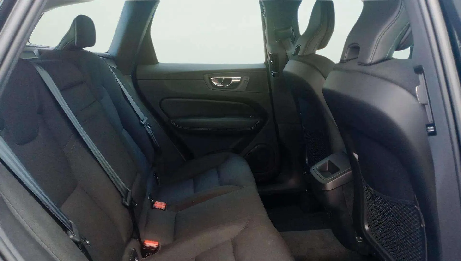 Volvo XC60 2.0 D4 Momentum - foto 11