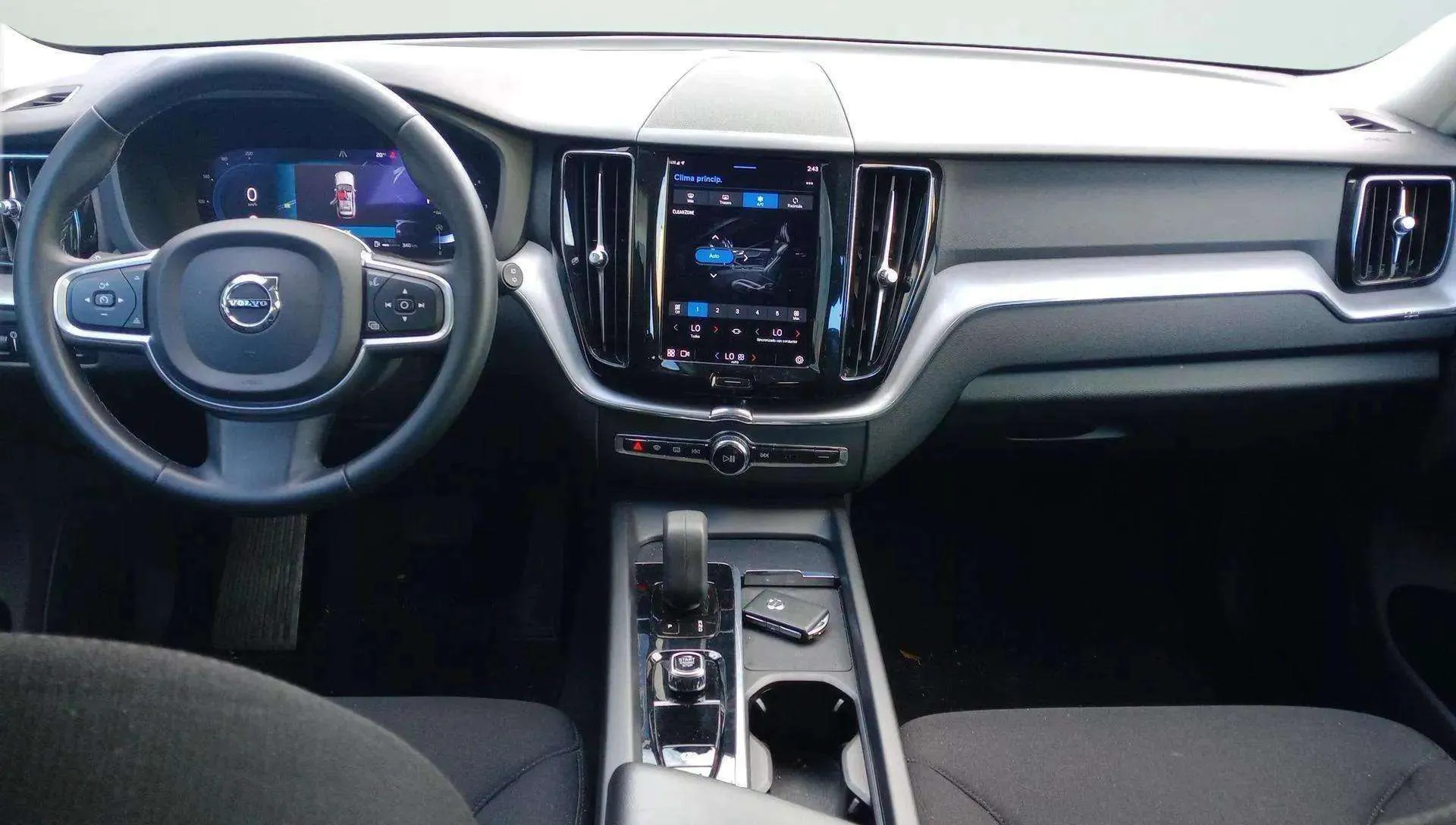 Volvo XC60 2.0 D4 Momentum - foto 14