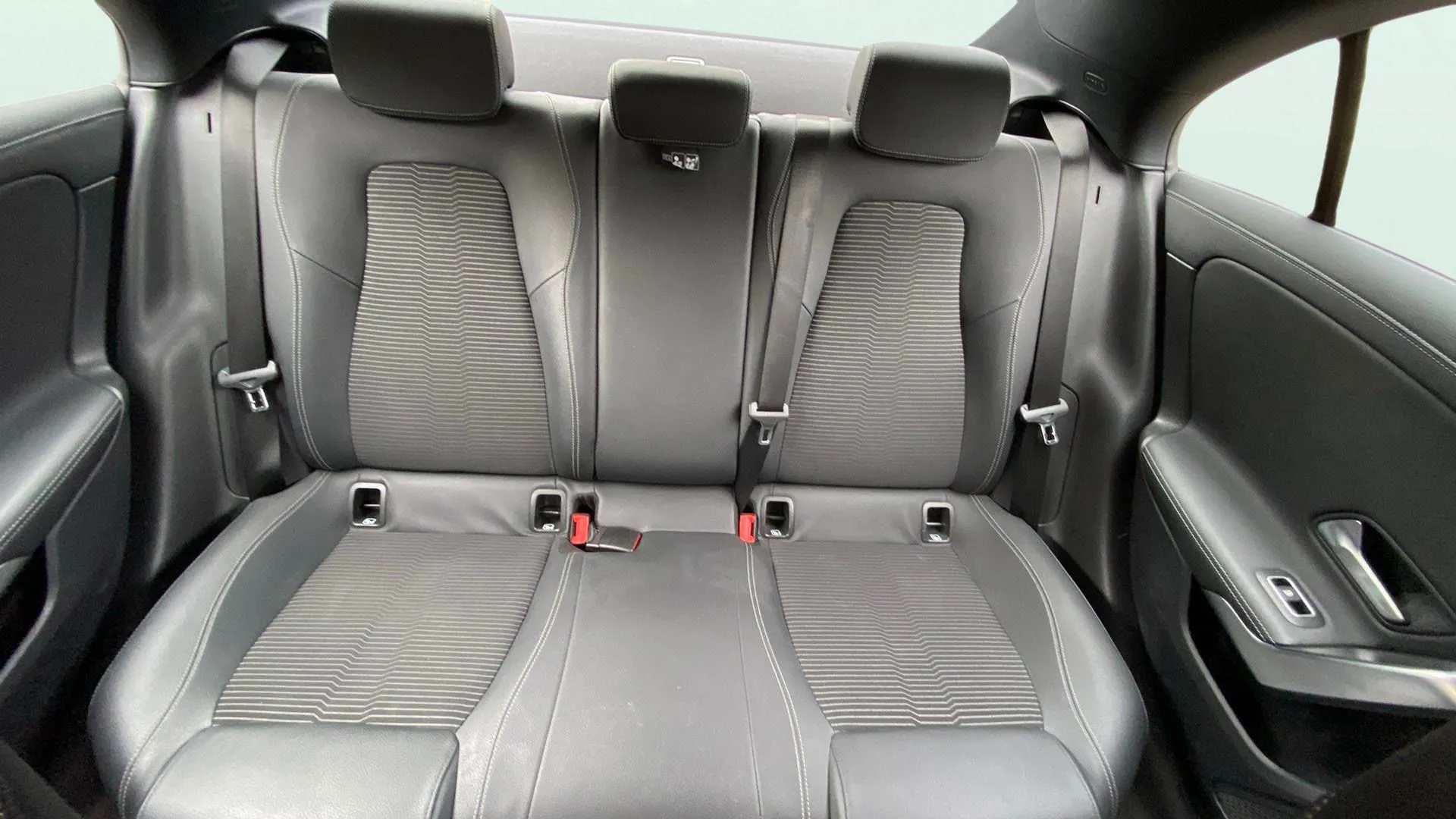 Mercedes-Benz CLA 200 D DCT - foto 15
