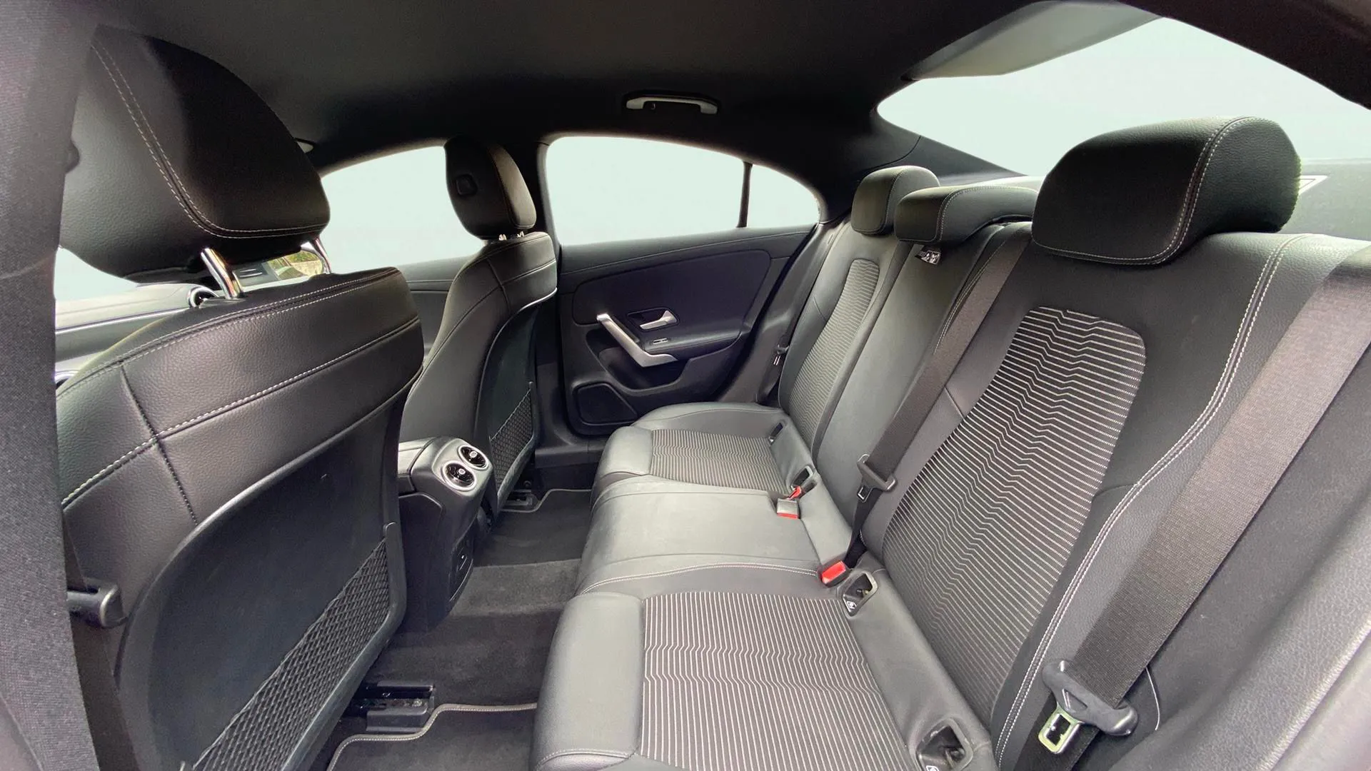 Mercedes-Benz CLA 200 D DCT - foto 16