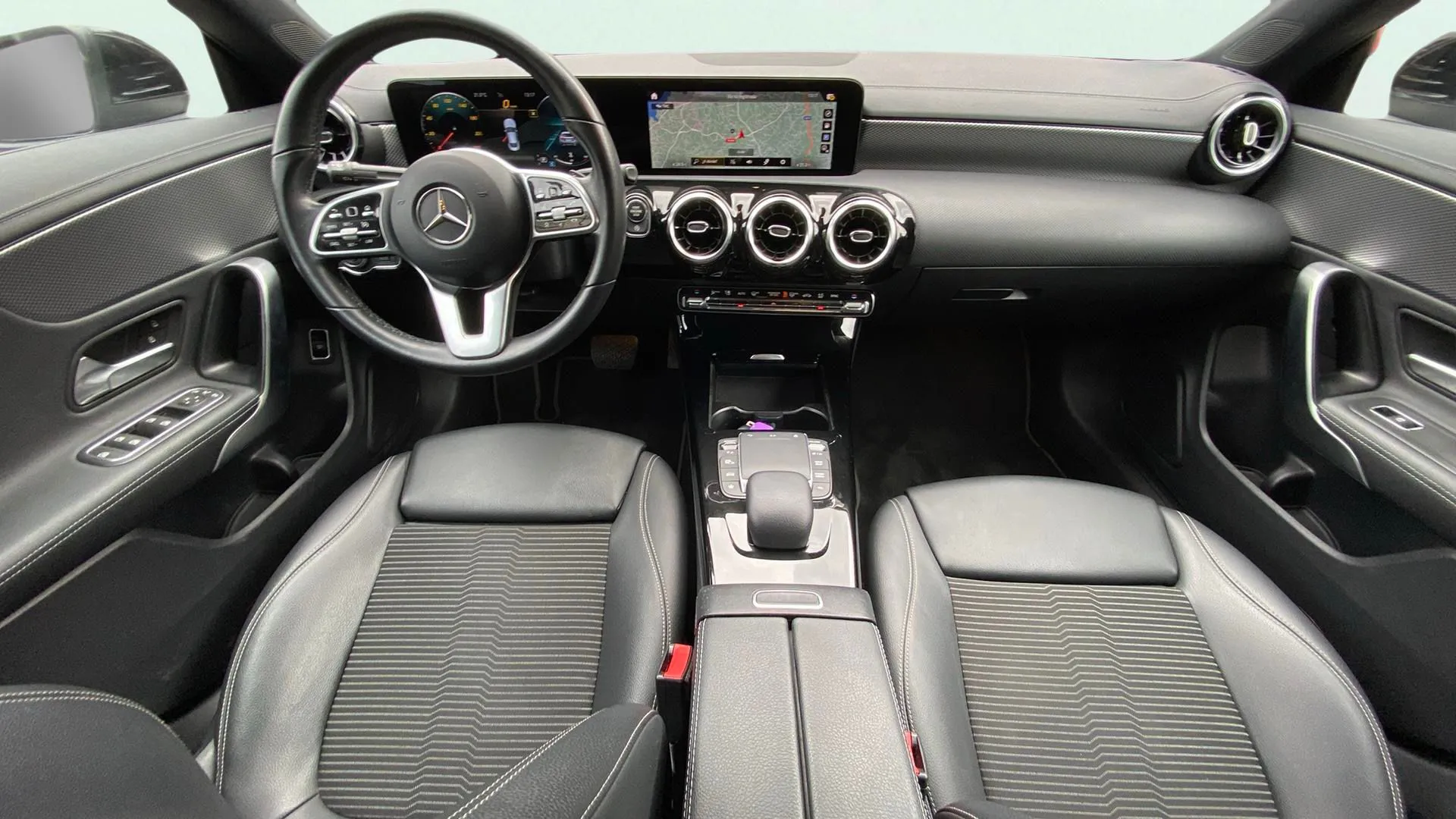 Mercedes-Benz CLA 200 D DCT - foto 10