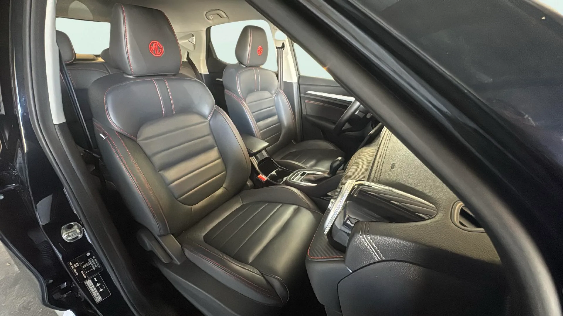 MG ZS 1.0T Luxury - foto 4