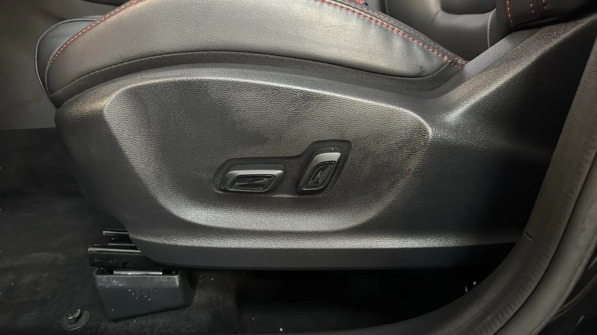 MG ZS 1.0T Luxury - foto 17