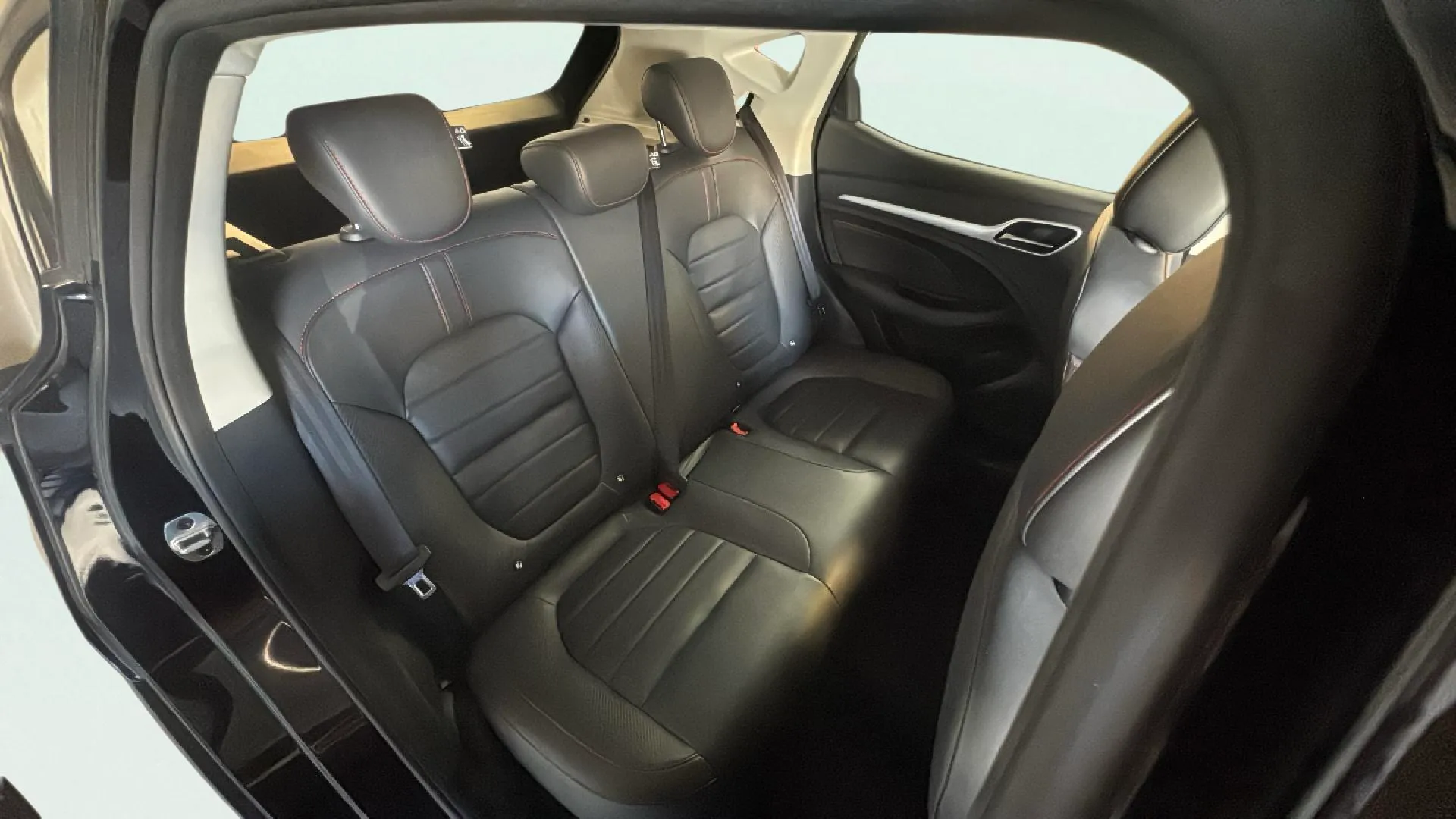 MG ZS 1.0T Luxury - foto 3