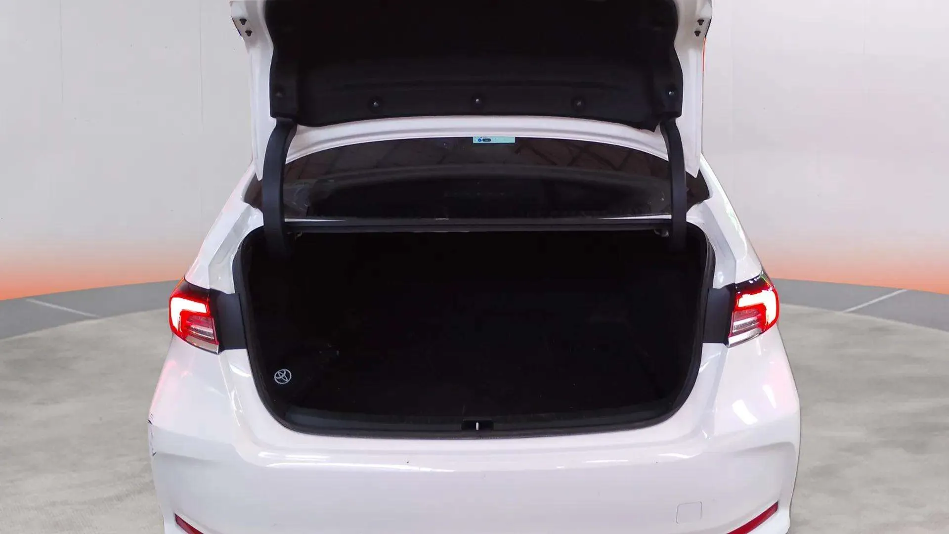 Toyota Corolla 140H Style - foto 9
