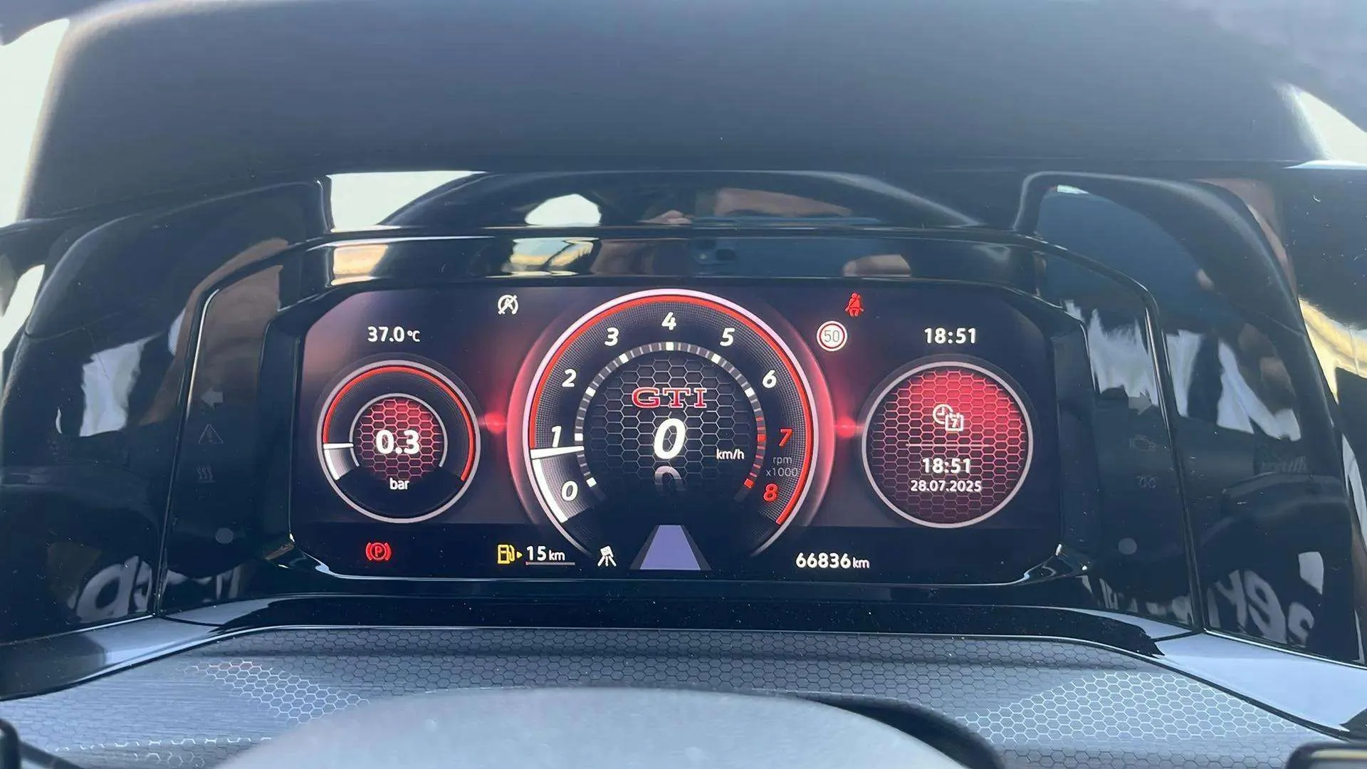 Volkswagen Golf GTI 2.0 TSI - foto 14