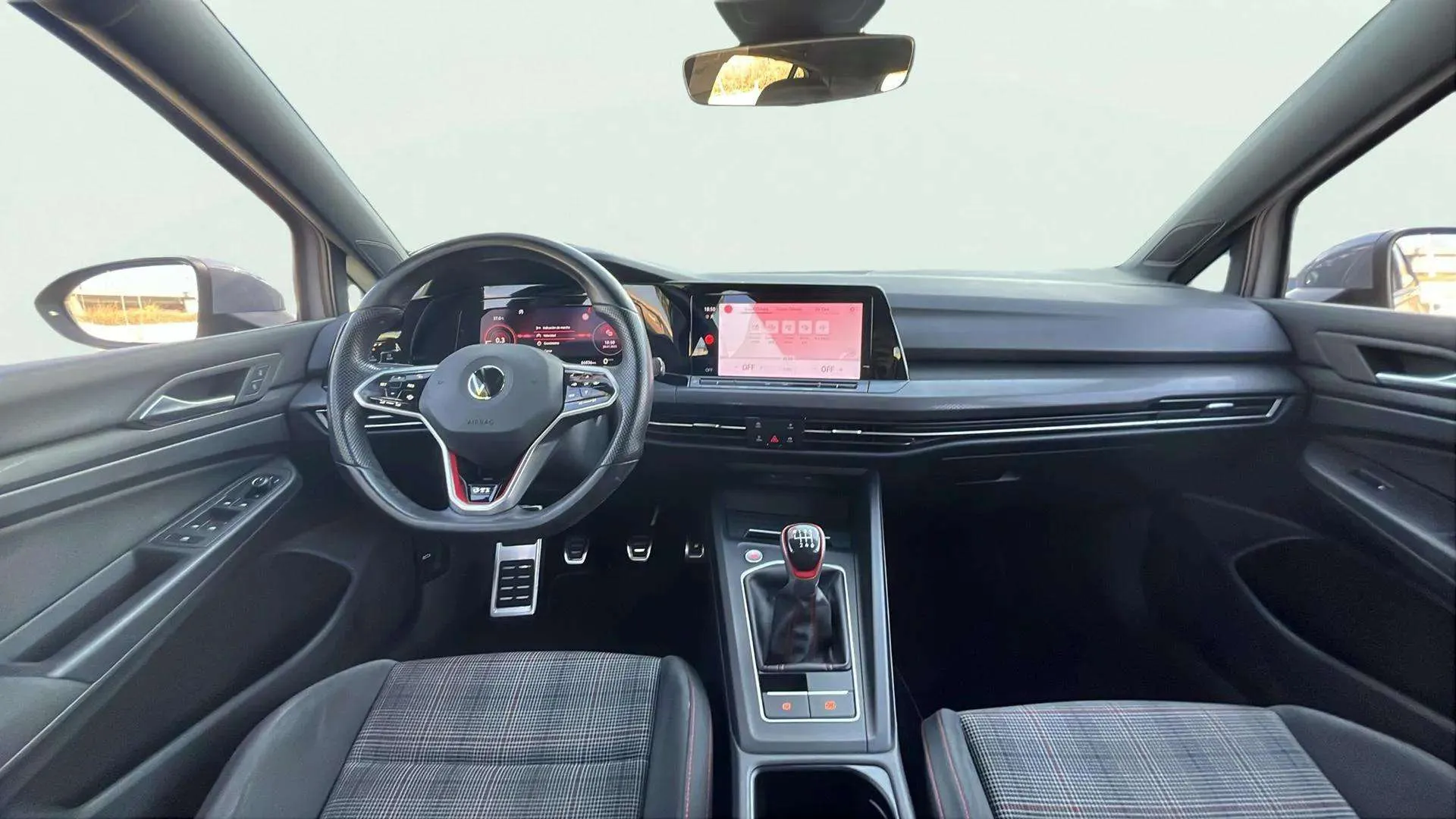Volkswagen Golf GTI 2.0 TSI - foto 11