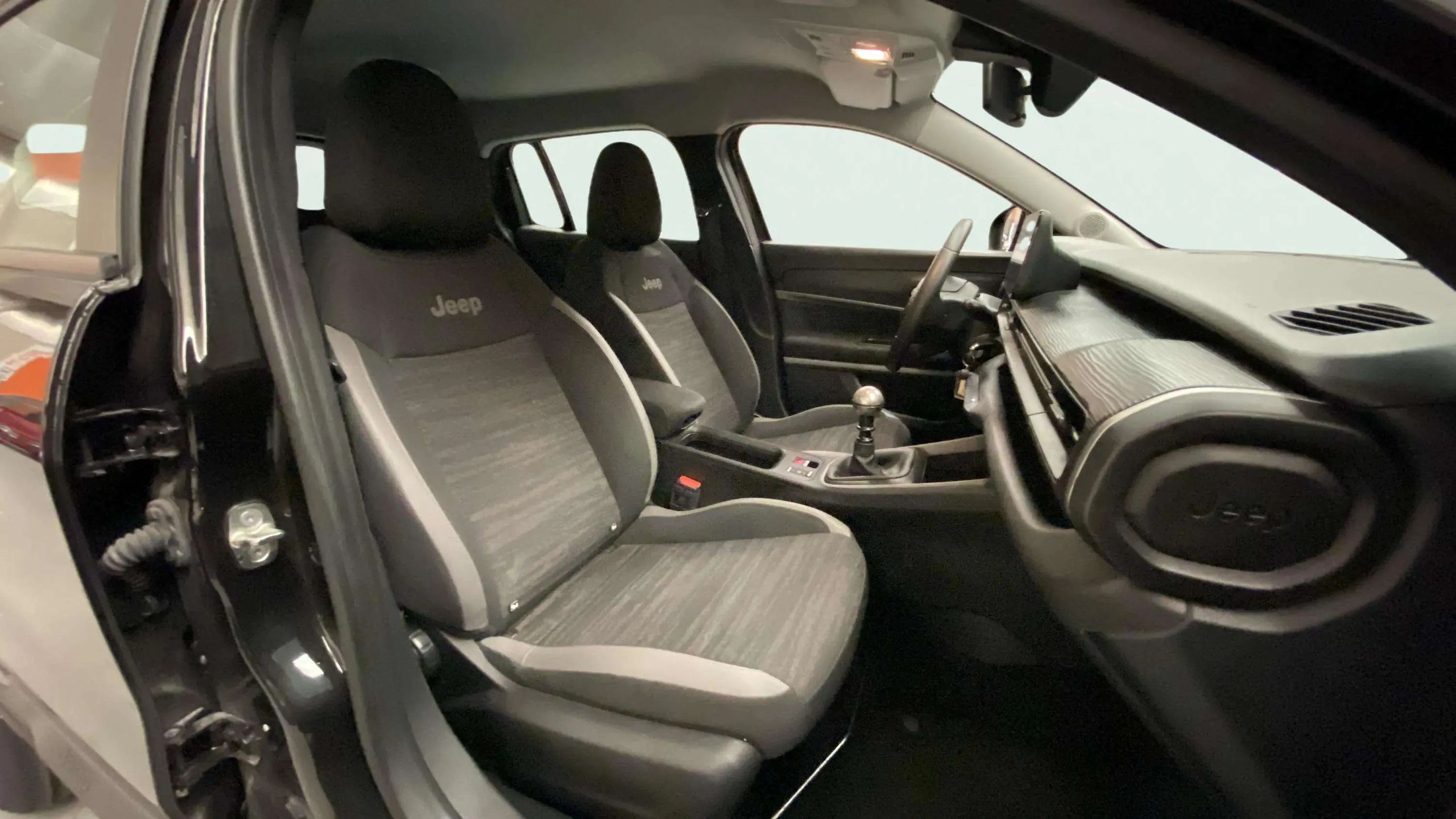 Jeep Avenger 1.2 G Longitude - foto 11