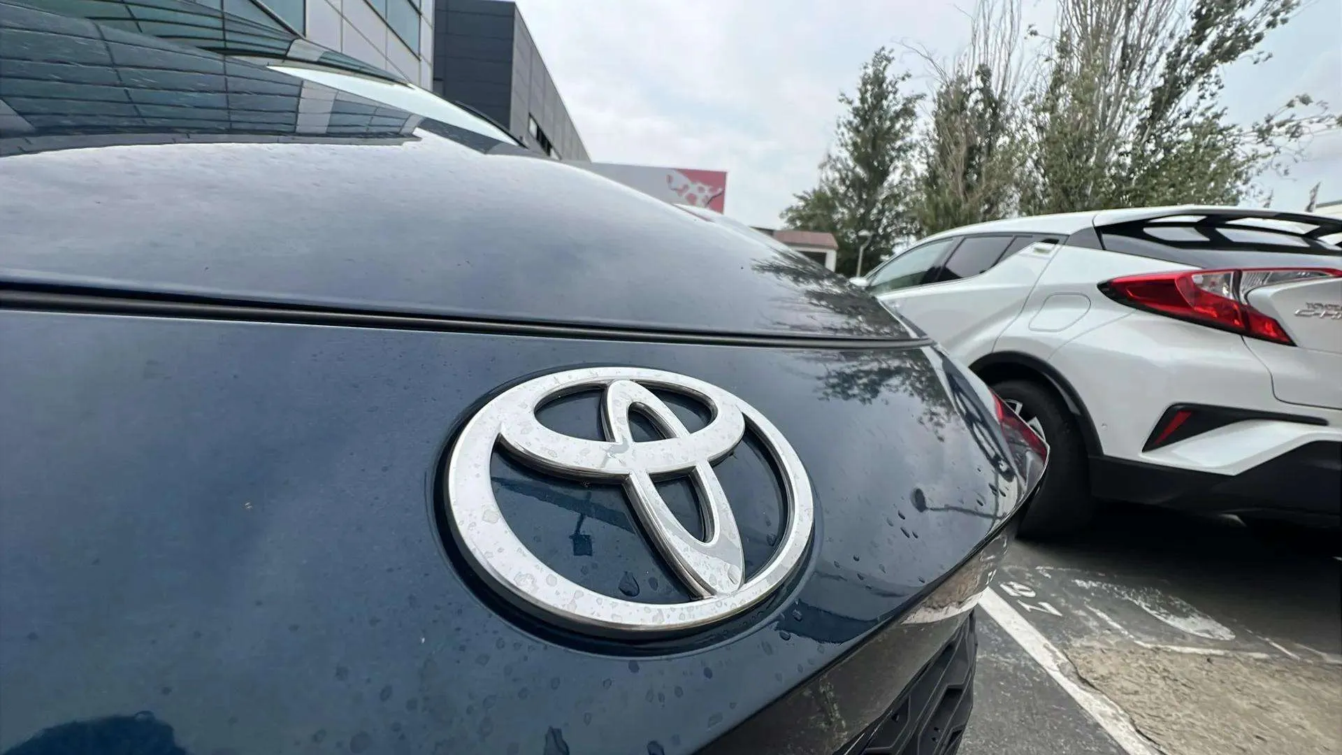 Toyota C-HR 1.8 140H Advance - foto 37