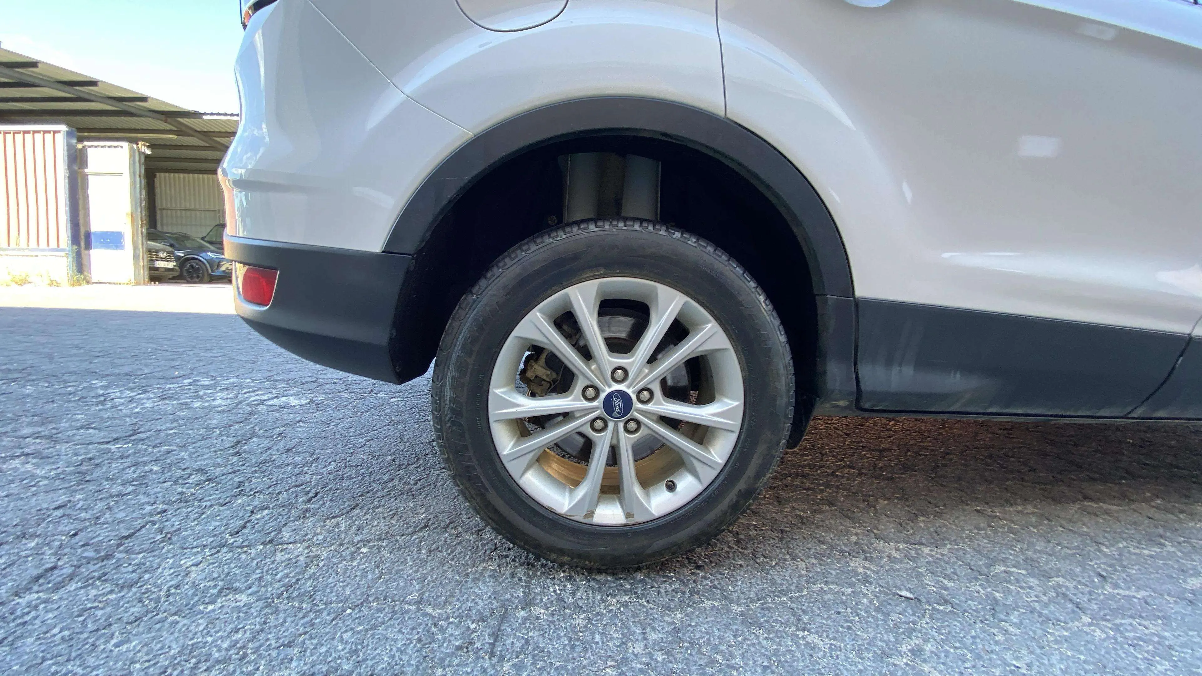 Ford Kuga 1.5 TDCi 4x2 Titanium - foto 30