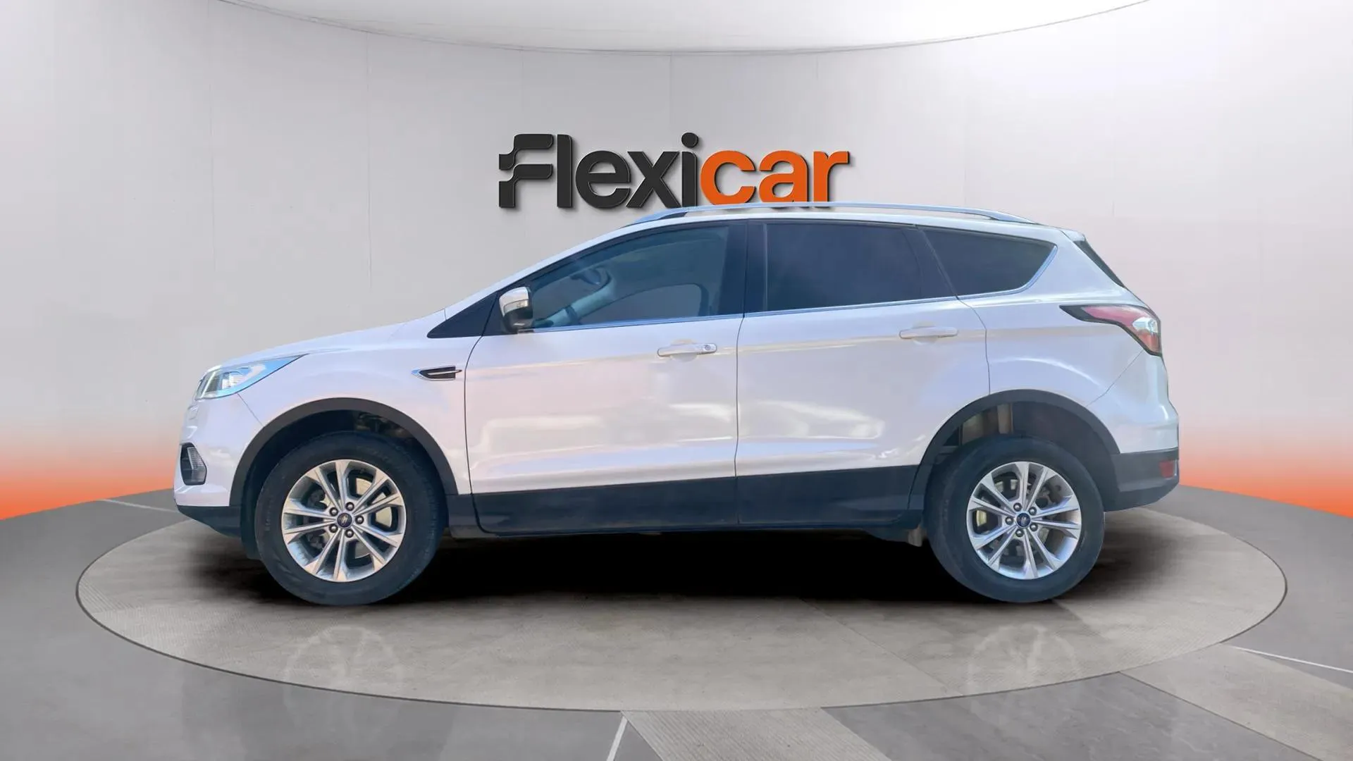 Ford Kuga 1.5 TDCi 4x2 Titanium - foto 6