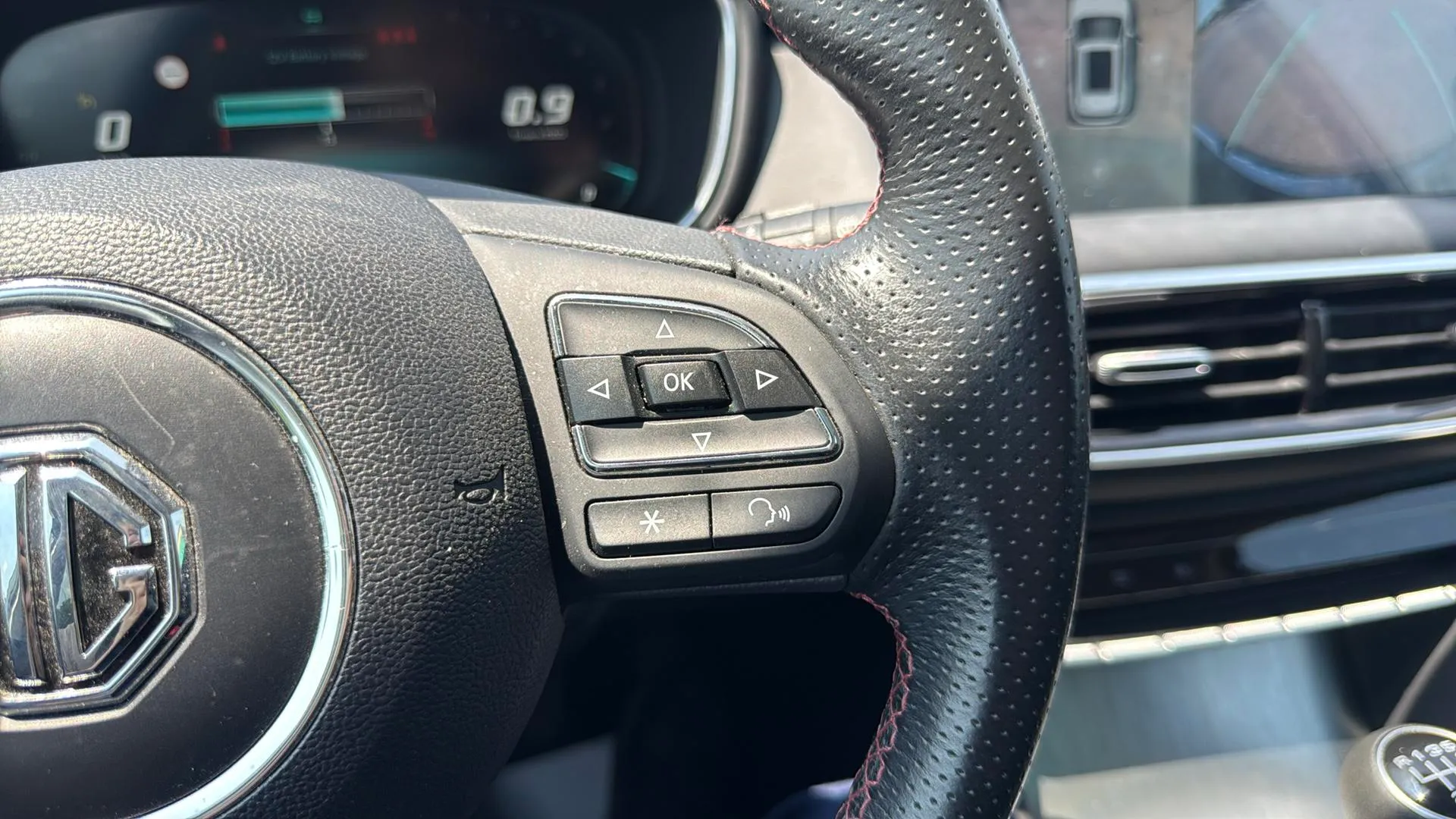 MG HS 1.5 Turbo GDI Luxury - foto 12