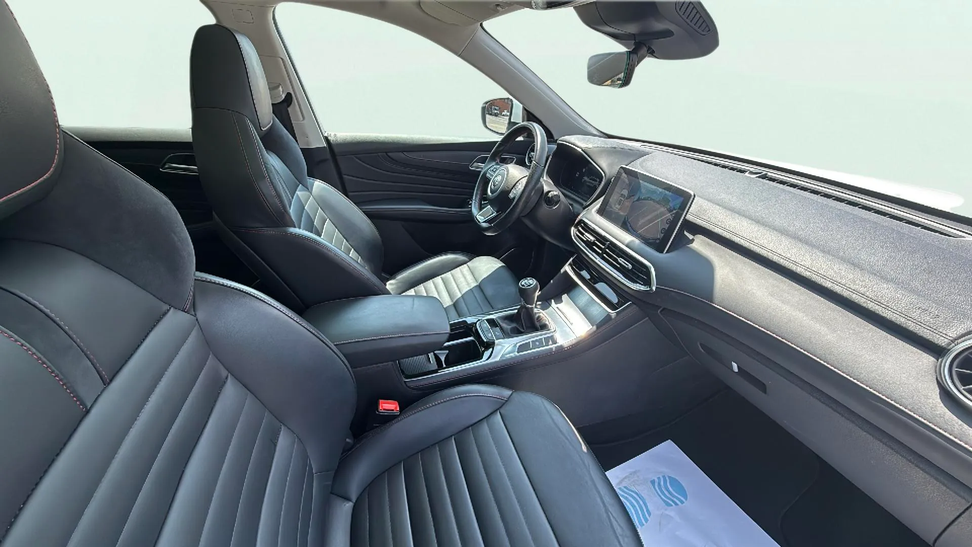MG HS 1.5 Turbo GDI Luxury - foto 19