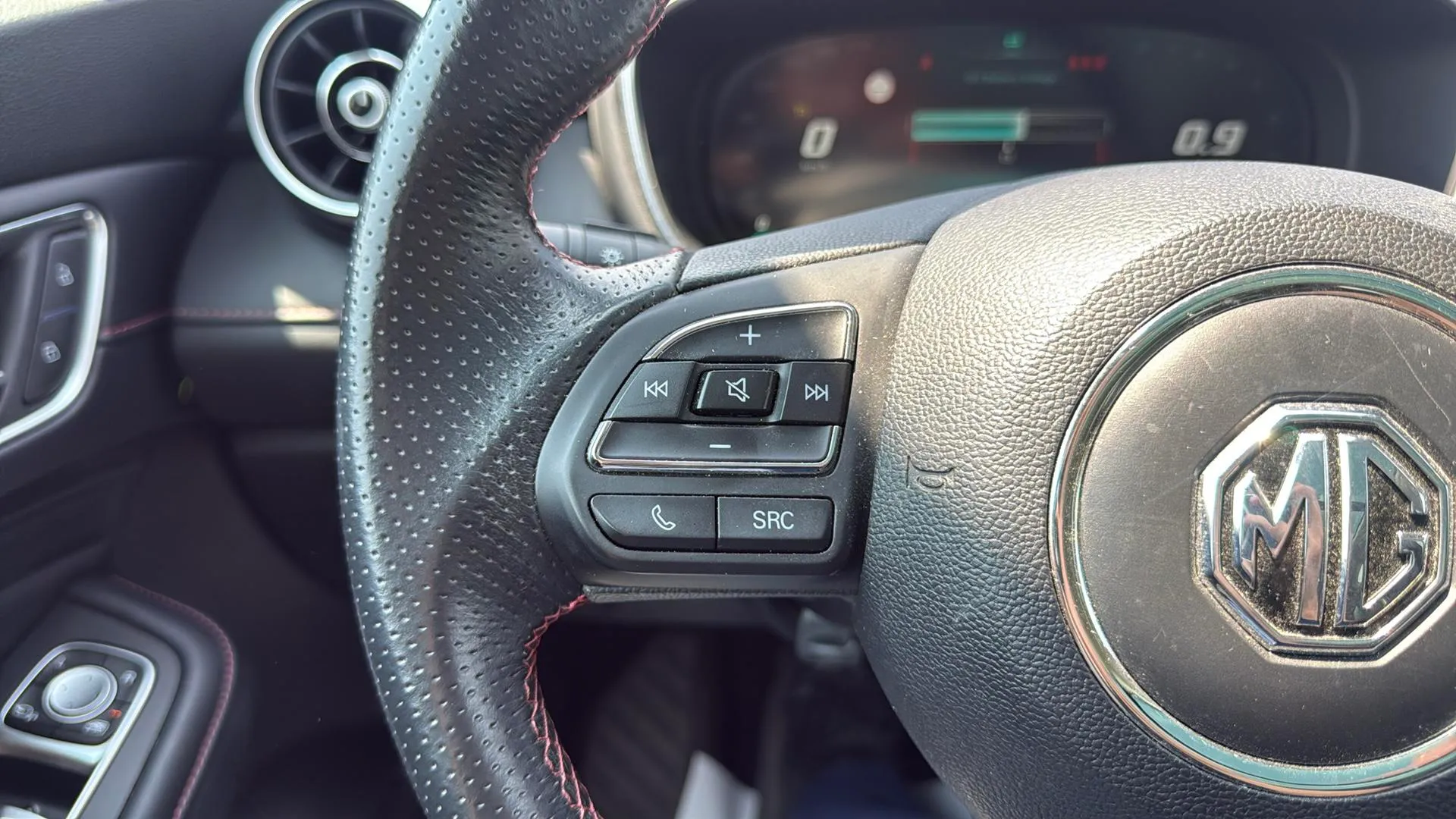 MG HS 1.5 Turbo GDI Luxury - foto 11