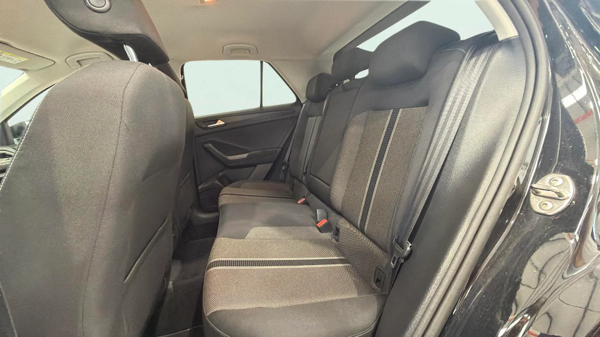 Volkswagen T-Roc Advance 1.5 TSI DSG - foto 21