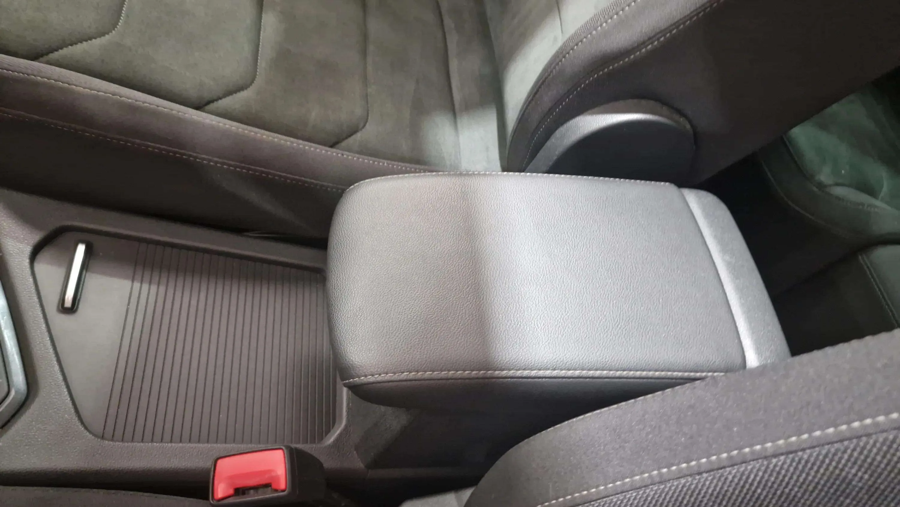 Volkswagen Tiguan Sport 2.0 TDI DSG - foto 30