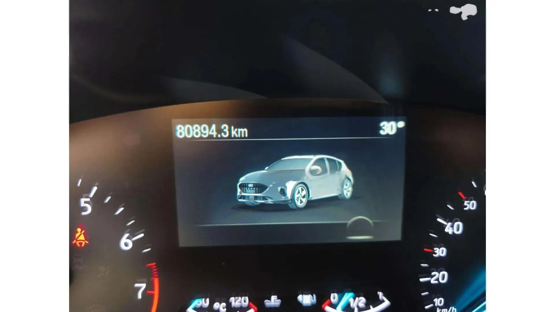 Ford Focus 1.0 EcoBoost MHEV Active - foto 11