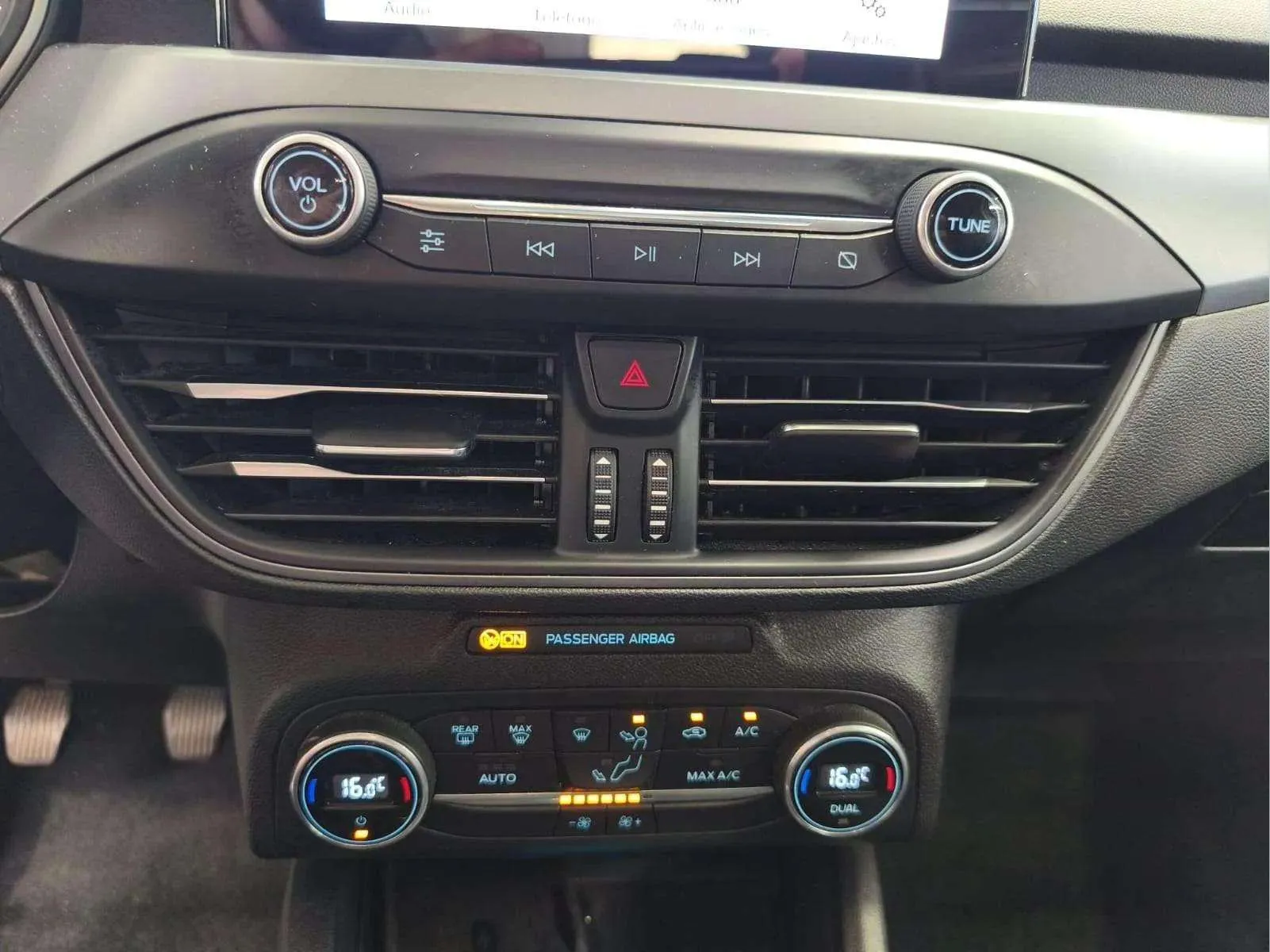 Ford Focus 1.0 EcoBoost MHEV Active - foto 16