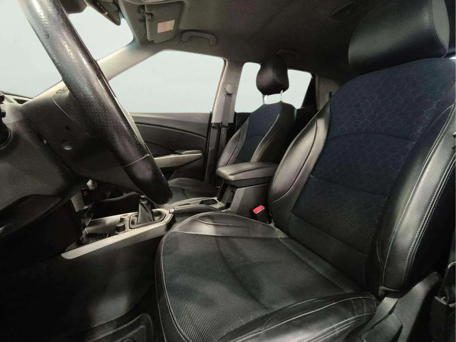 SsangYong Tivoli D16 Limited - foto 19
