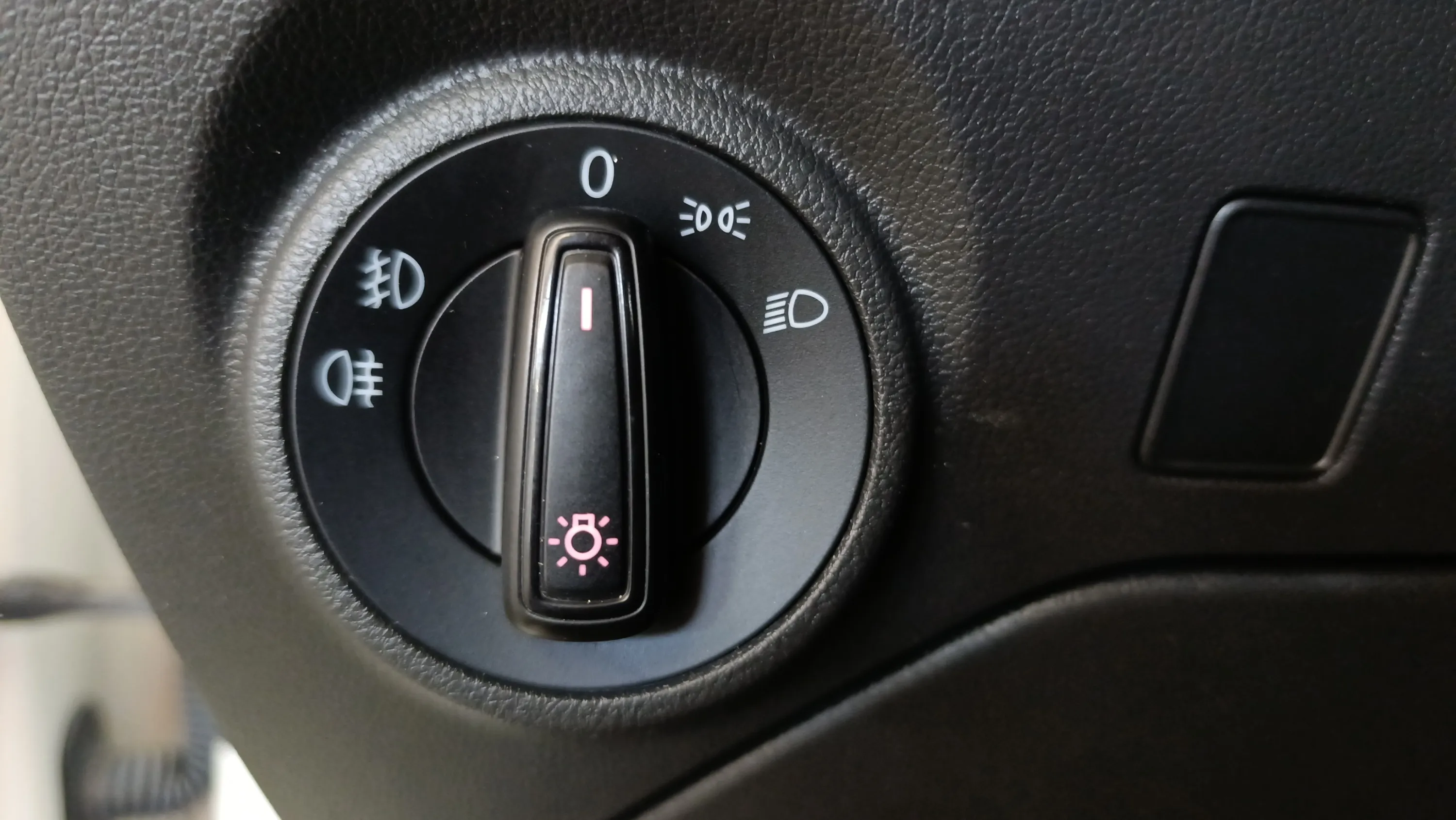 SEAT León 1.6 TDI Reference Edition - foto 26