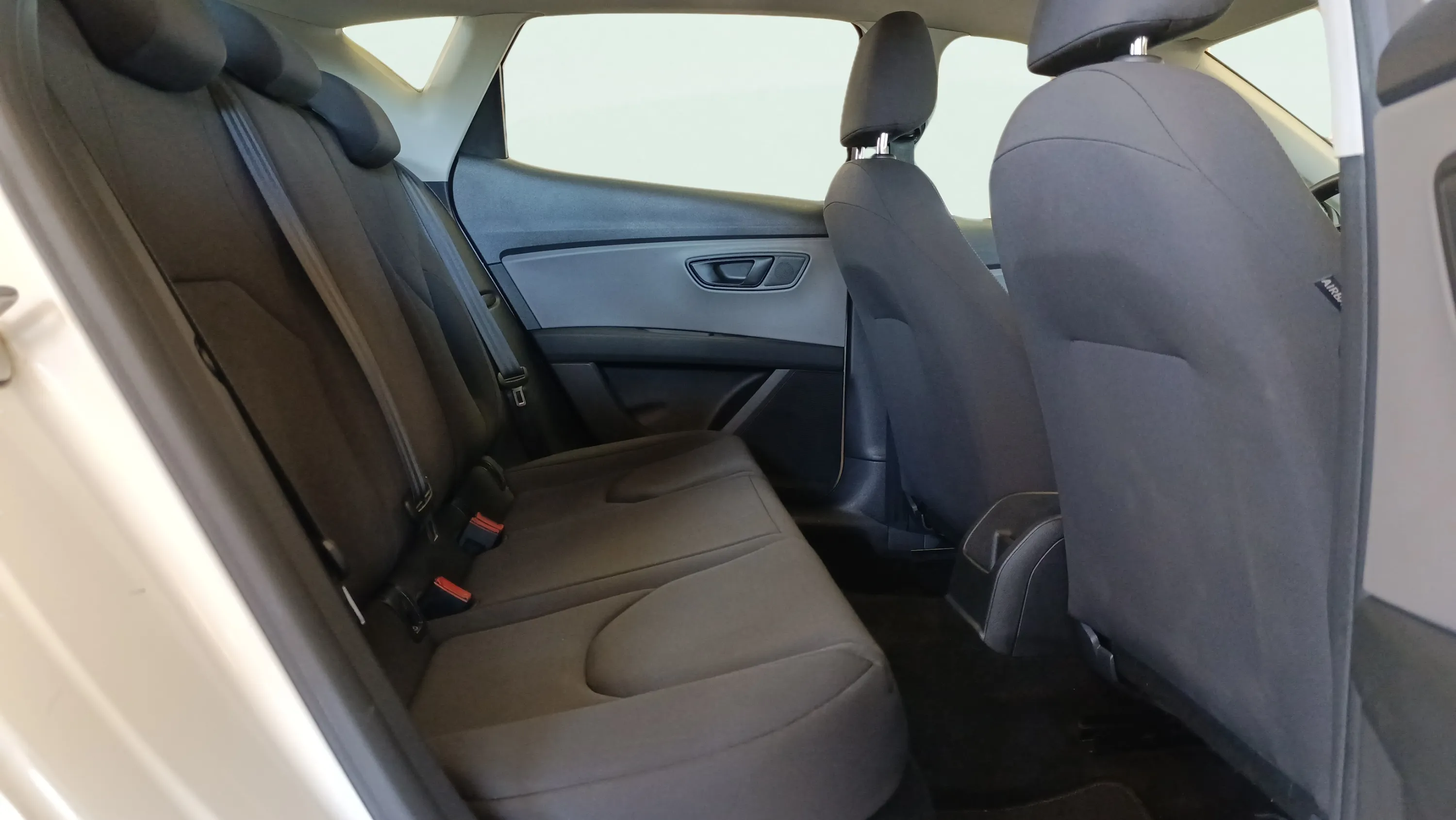 SEAT León 1.6 TDI Reference Edition - foto 31