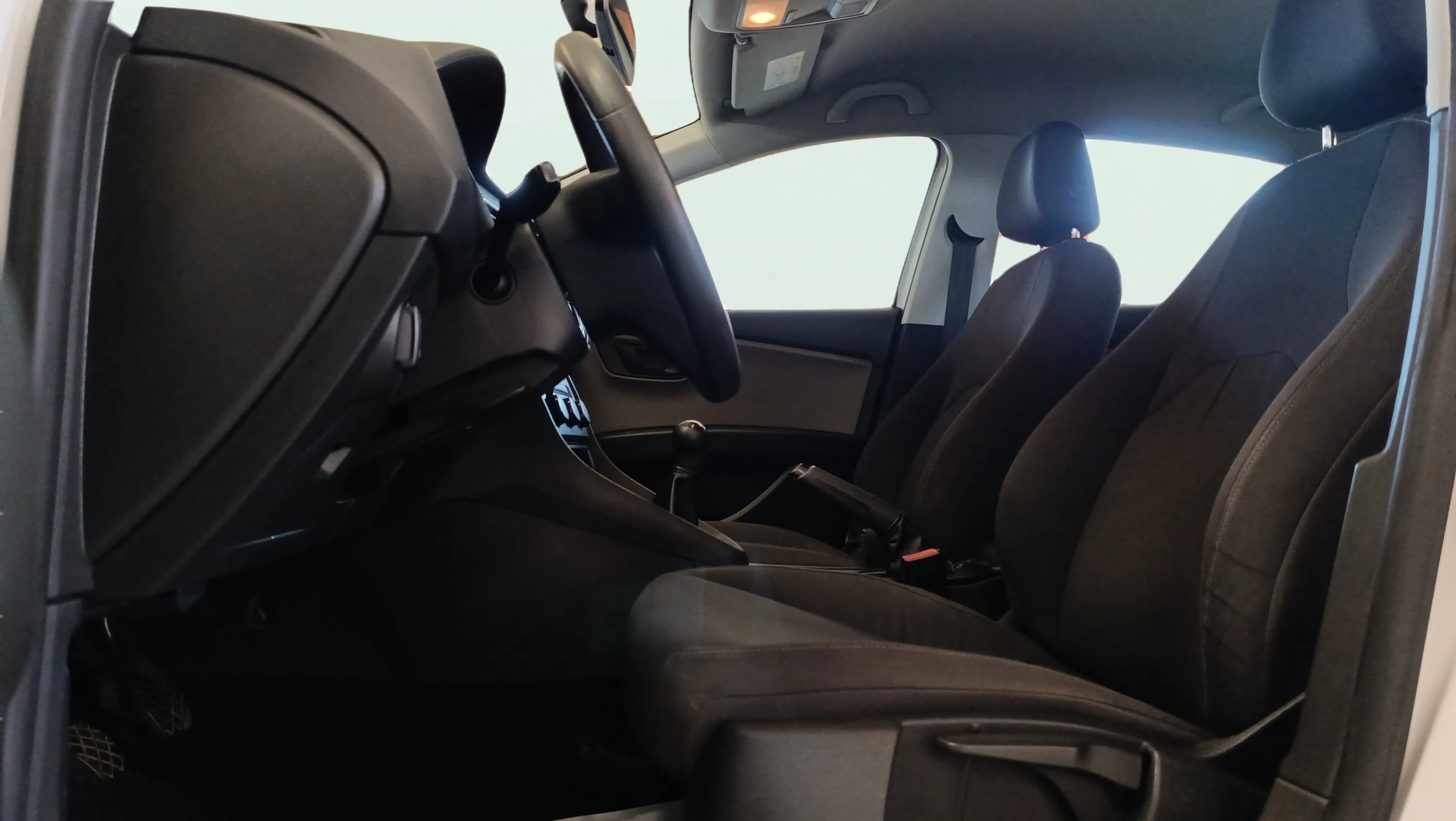 SEAT León 1.6 TDI Reference Edition - foto 28