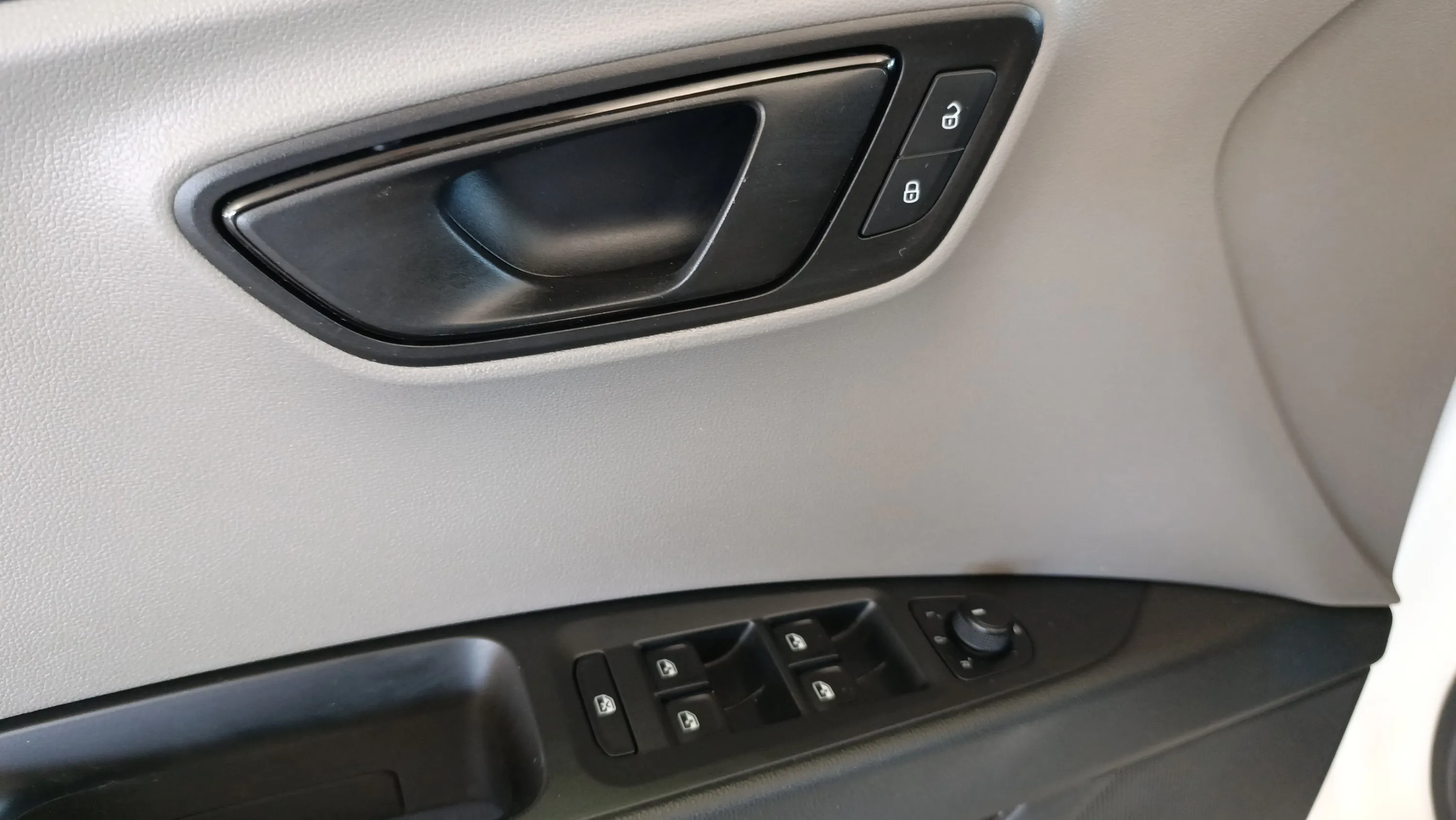 SEAT León 1.6 TDI Reference Edition - foto 27