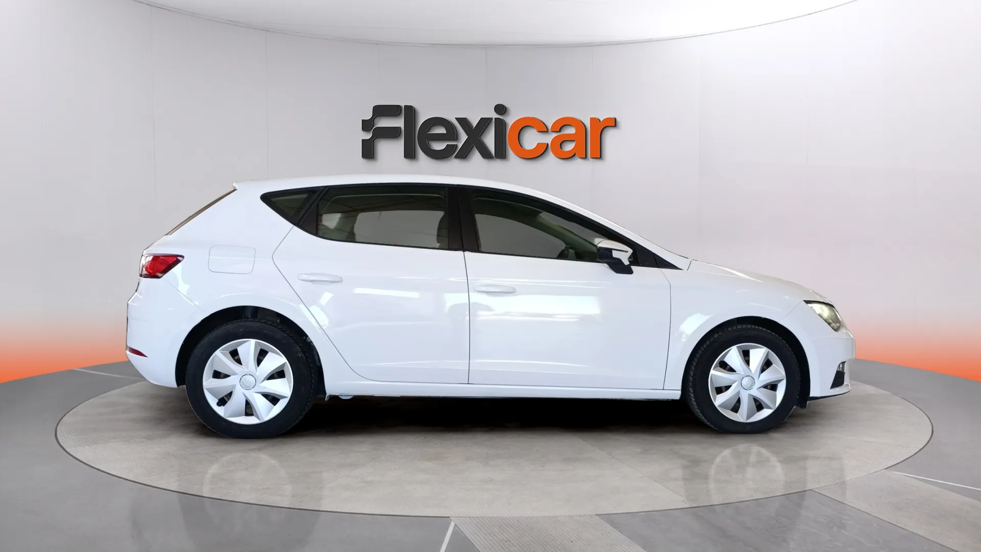 SEAT León 1.6 TDI Reference Edition - foto 2