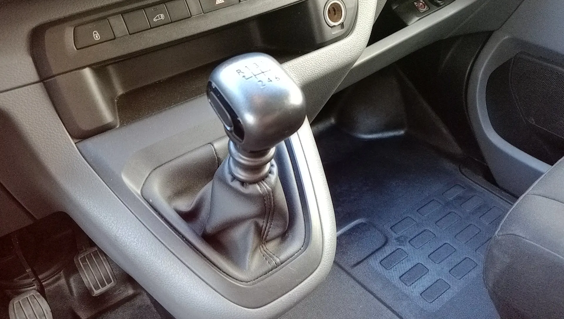 Opel Vivaro 1.5 Diésel M Std Select - foto 15