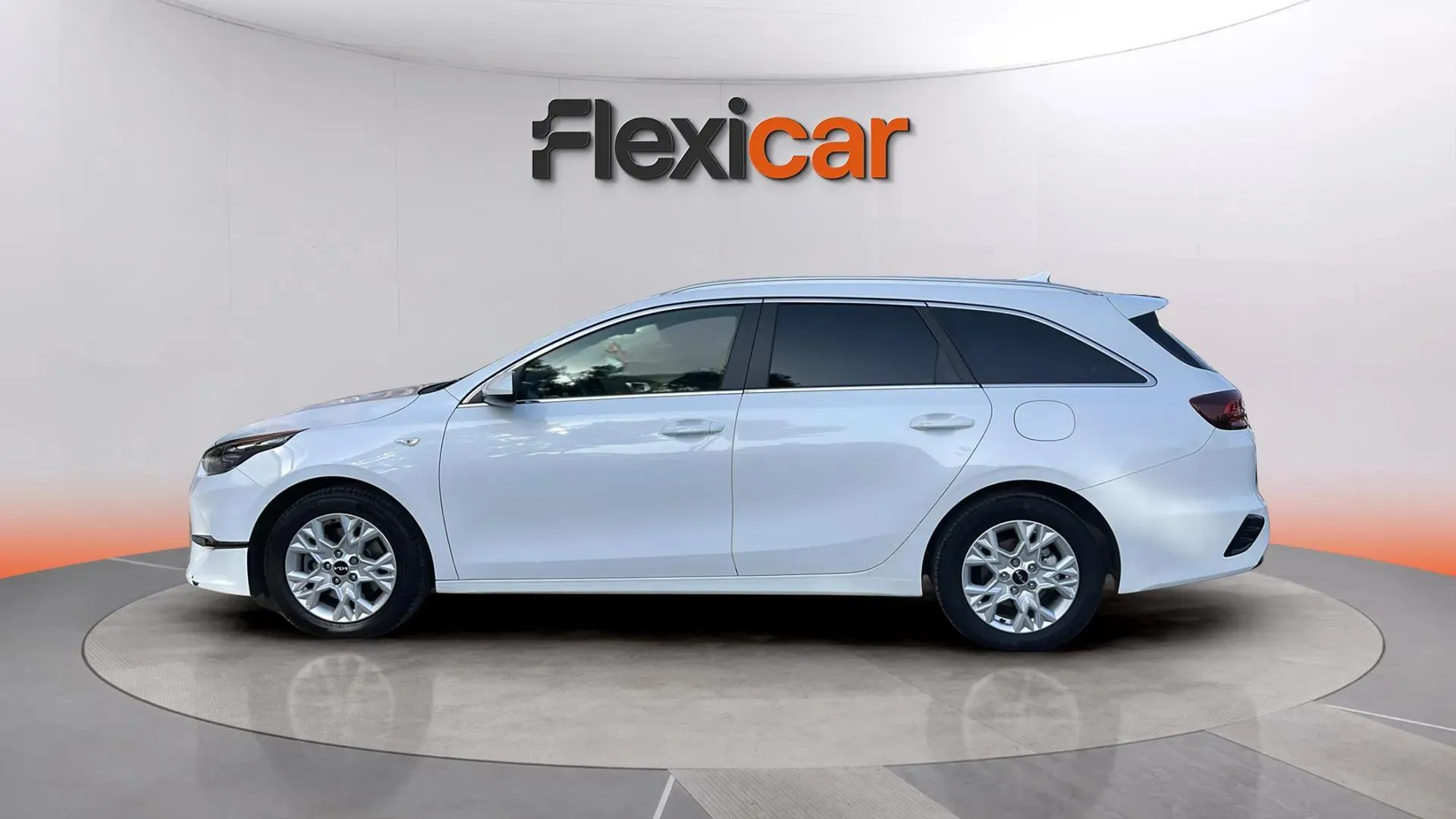 Kia Ceed Tourer 1.0 MHEV Drive DCT - foto 5
