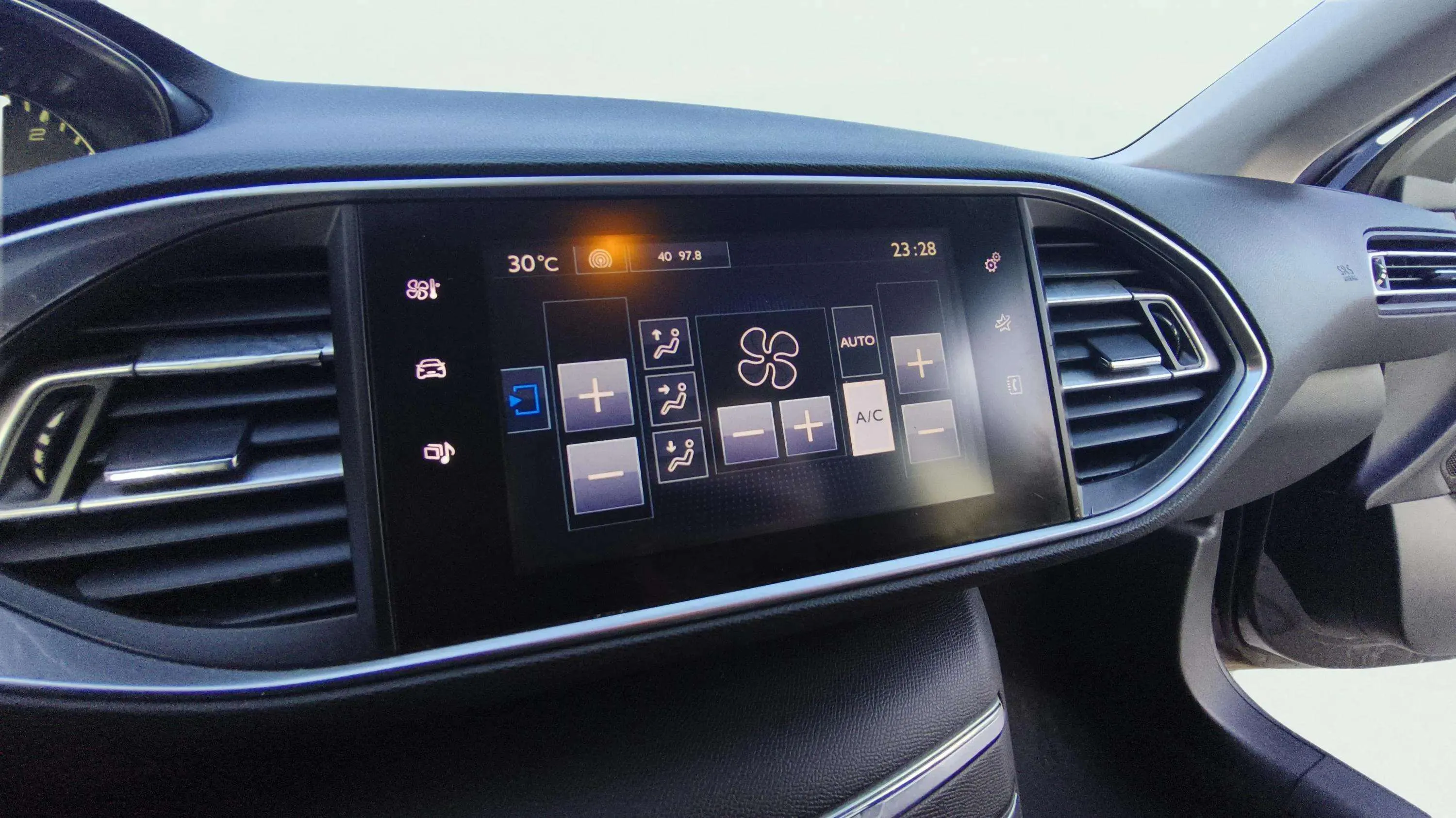 Peugeot 308 Style BlueHDi 130 - foto 48
