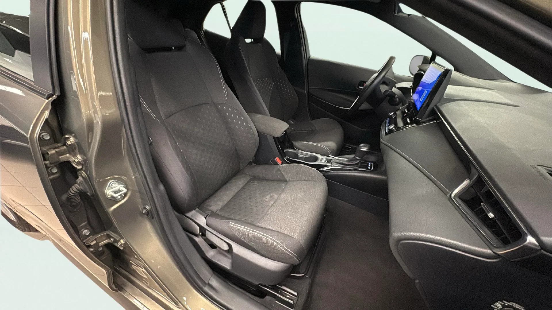 Toyota Corolla 140H Active Plus - foto 11
