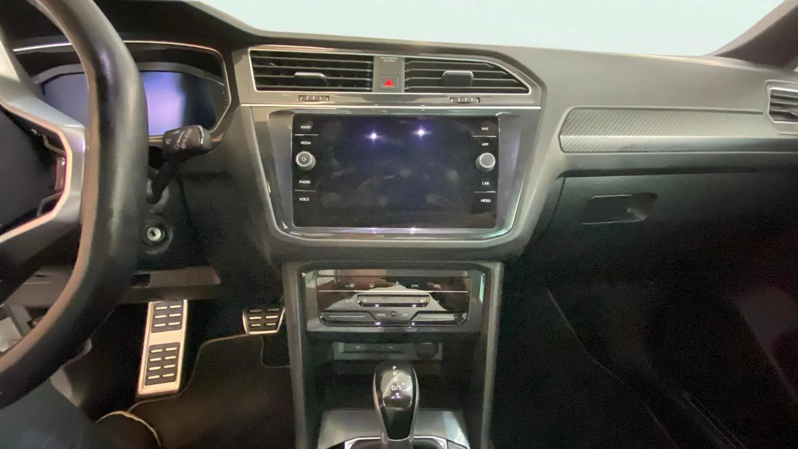 Volkswagen Tiguan R-Line 2.0 TDI DSG - foto 15