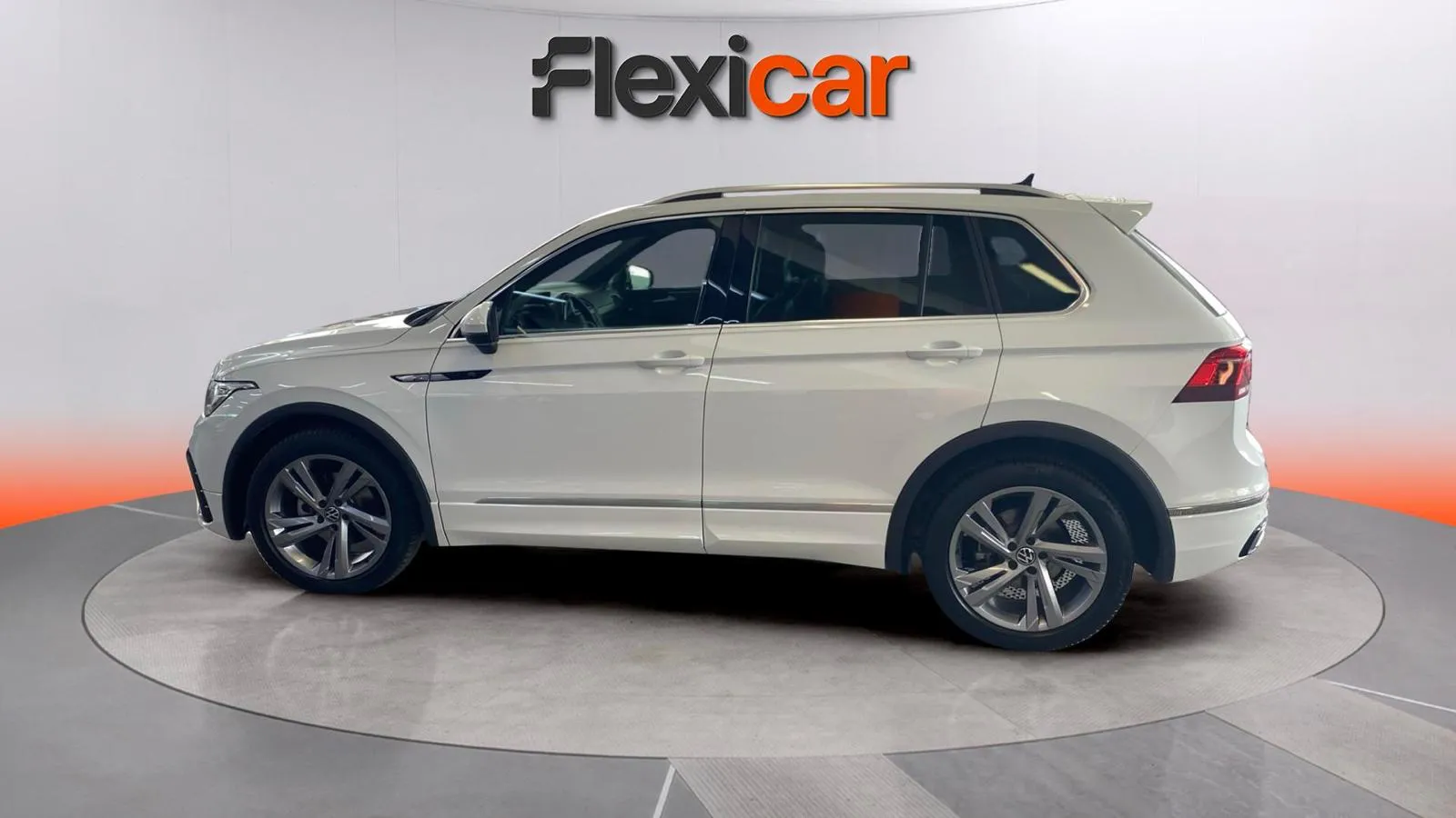 Volkswagen Tiguan R-Line 2.0 TDI DSG - foto 6