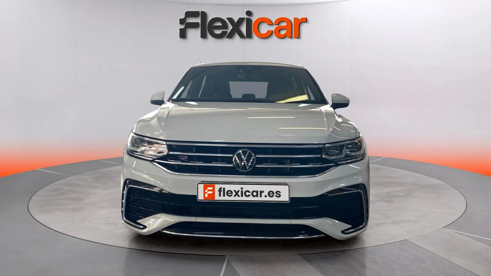 Volkswagen Tiguan R-Line 2.0 TDI DSG - foto 2