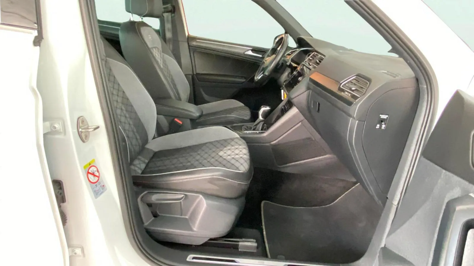 Volkswagen Tiguan R-Line 2.0 TDI DSG - foto 7