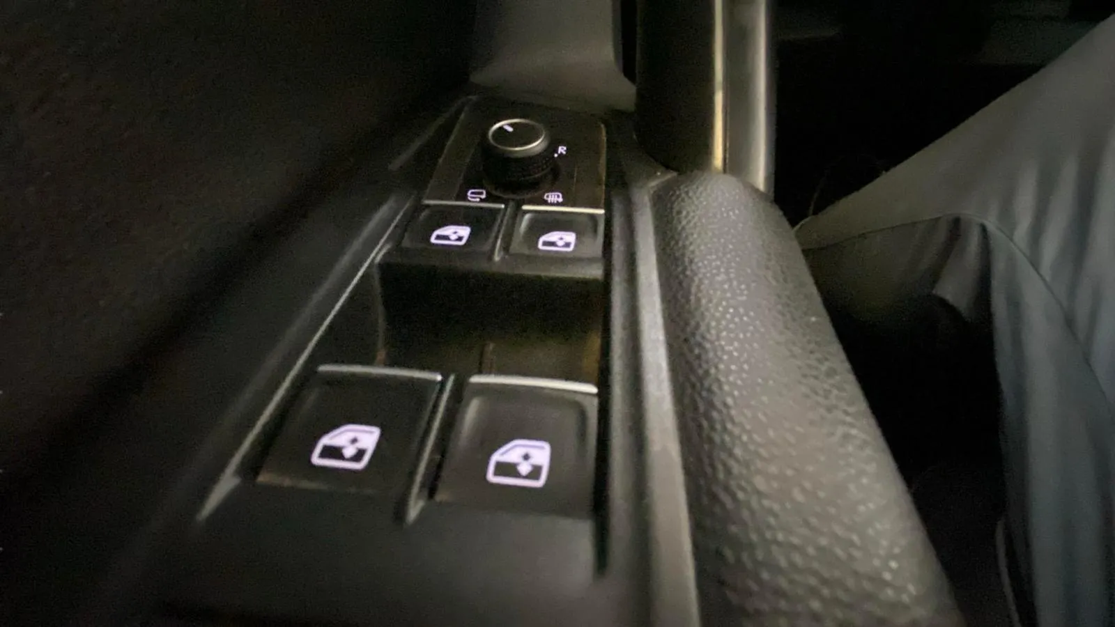 Volkswagen Tiguan R-Line 2.0 TDI DSG - foto 14