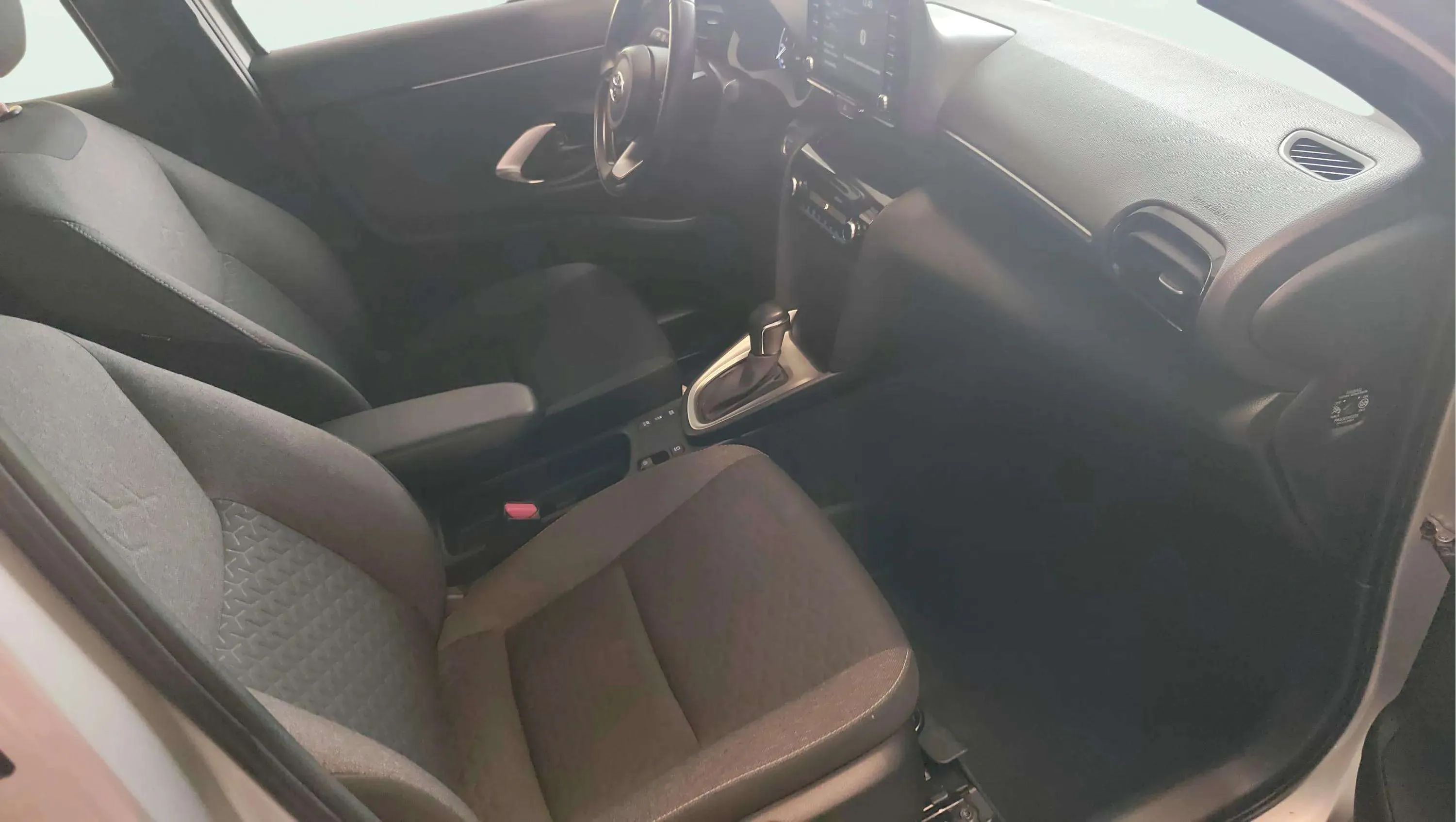 Toyota Yaris Cross 1.5 120H Active Tech - foto 15