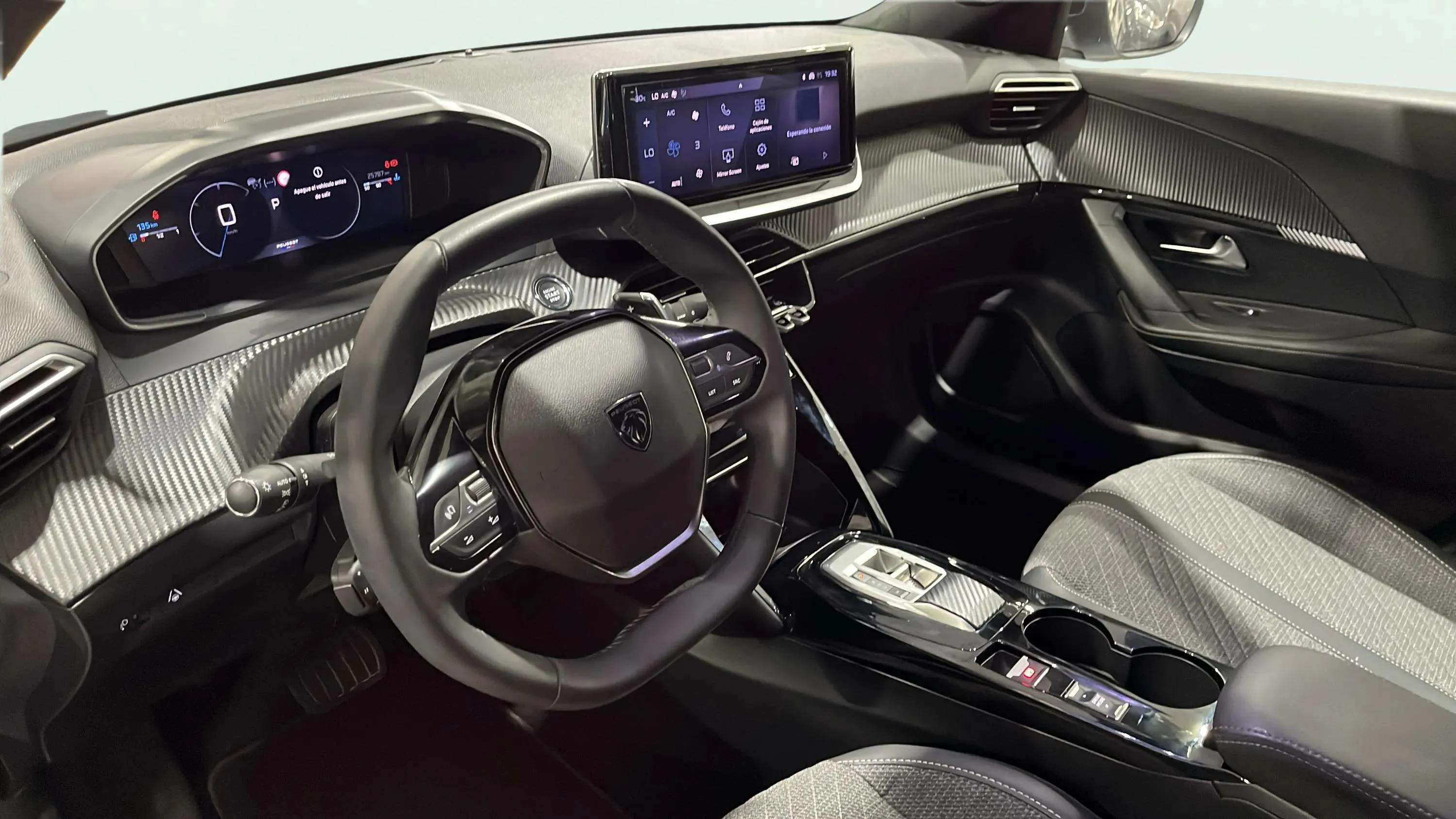 Peugeot 2008 Allure BlueHDi 130 EAT8 - foto 10