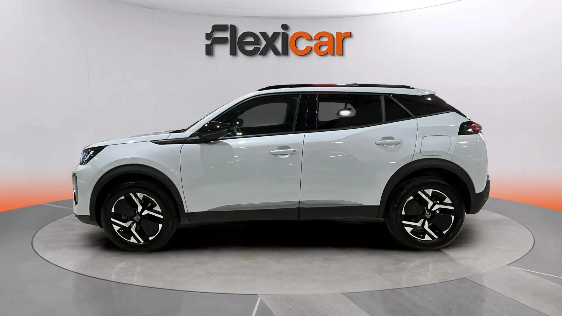 Peugeot 2008 Allure BlueHDi 130 EAT8 - foto 4
