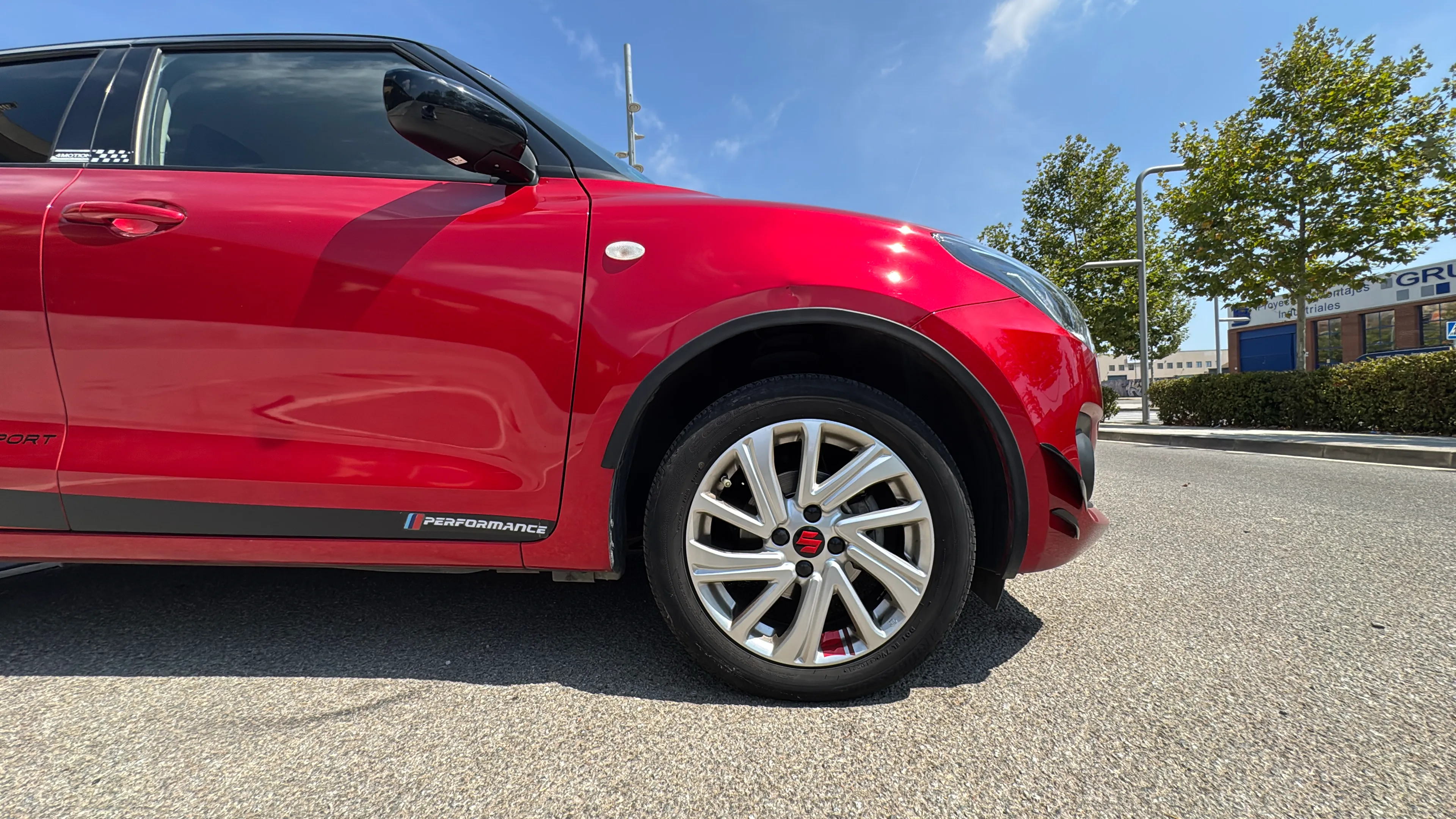 Suzuki Swift 1.2 GLE Mild Hybrid 4WD - foto 16