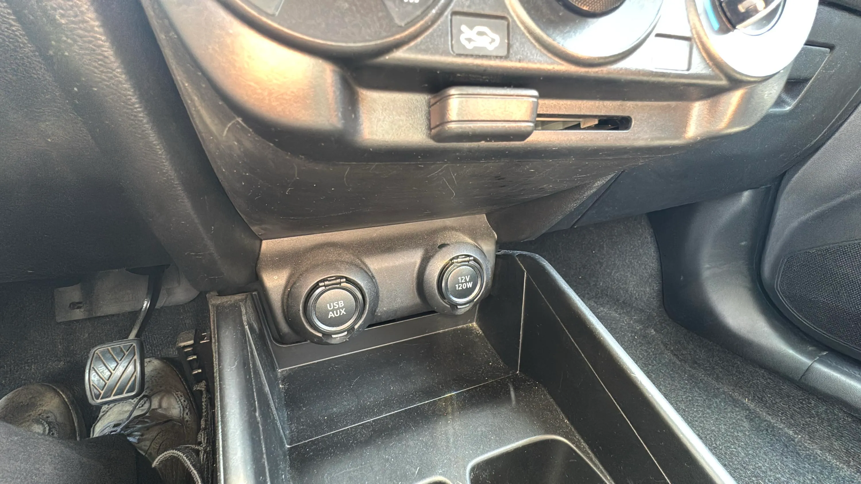 Suzuki Swift 1.2 GLE Mild Hybrid 4WD - foto 21