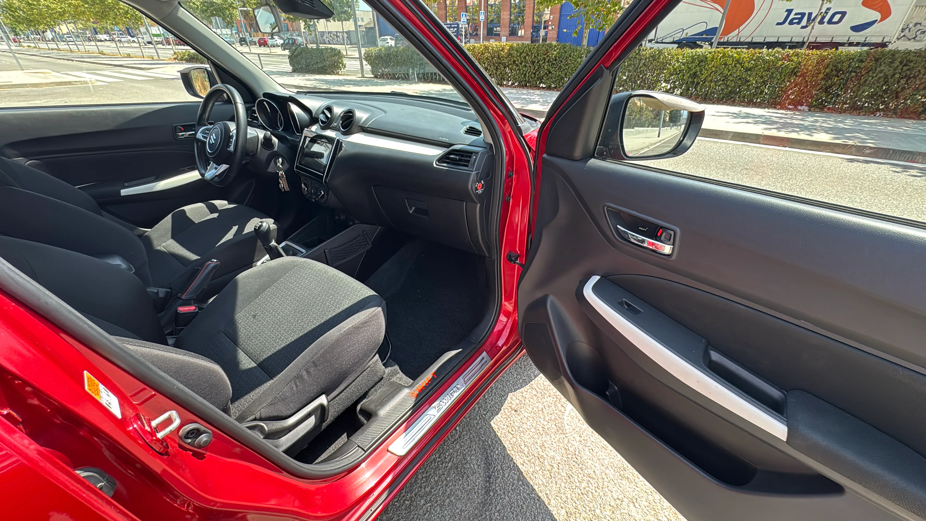 Suzuki Swift 1.2 GLE Mild Hybrid 4WD - foto 28