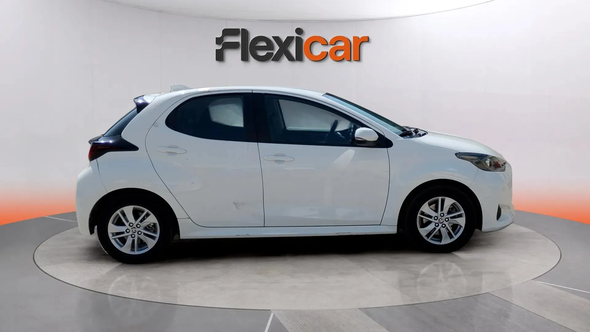 Toyota Yaris 1.5 120H Business Plus - foto 7