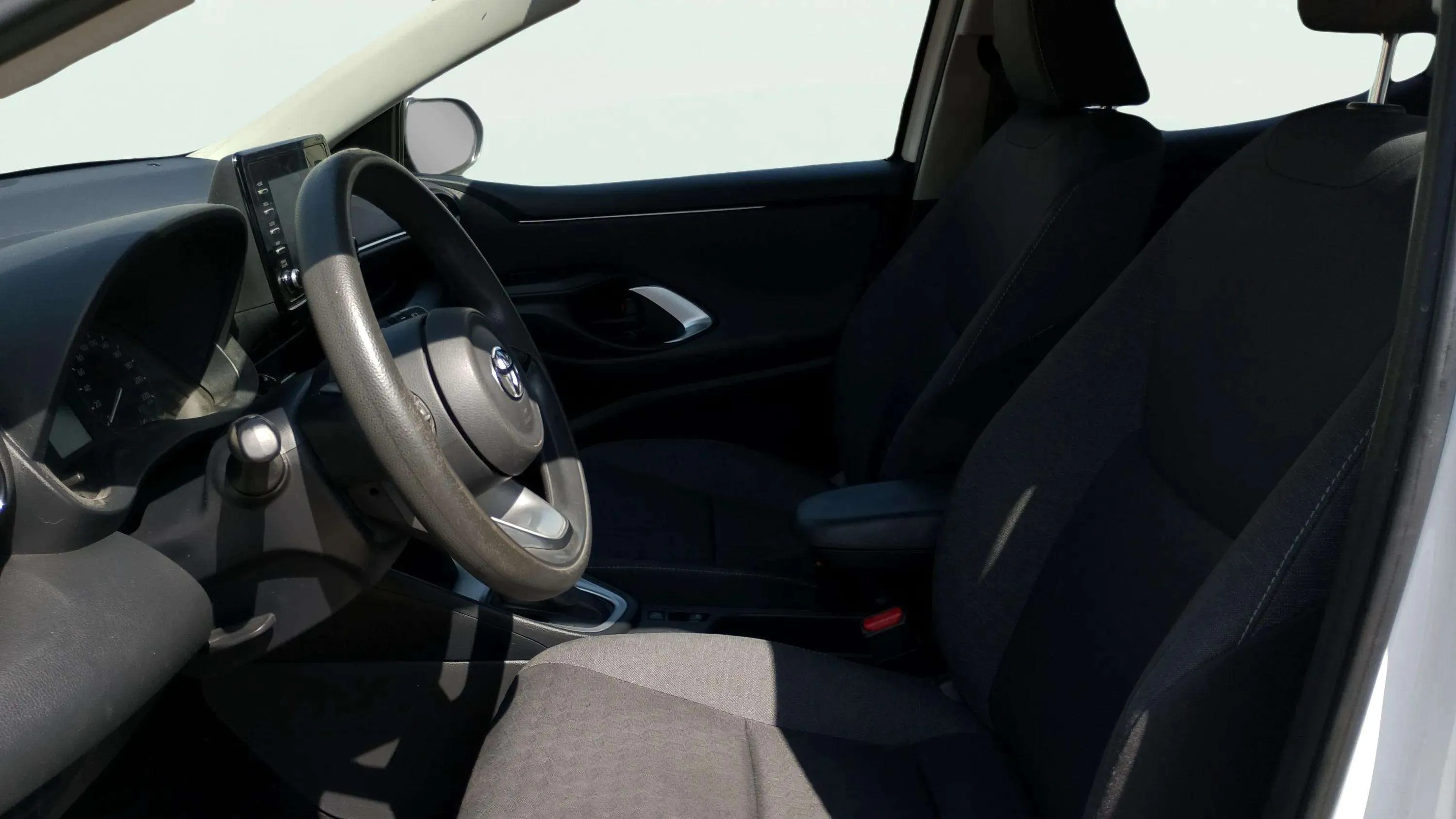 Toyota Yaris 1.5 120H Business Plus - foto 14